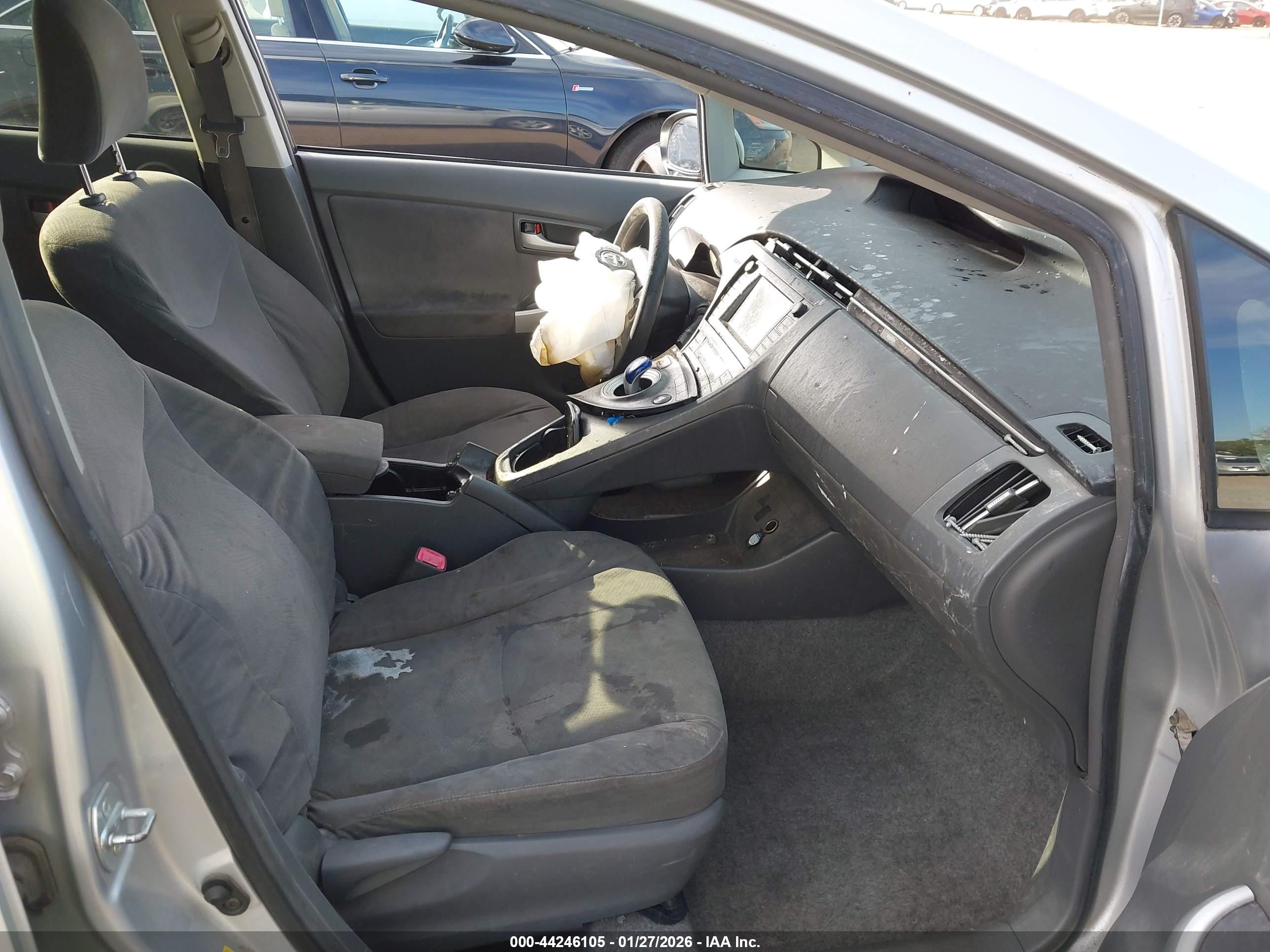 TOYOTA PRIUS image 5
