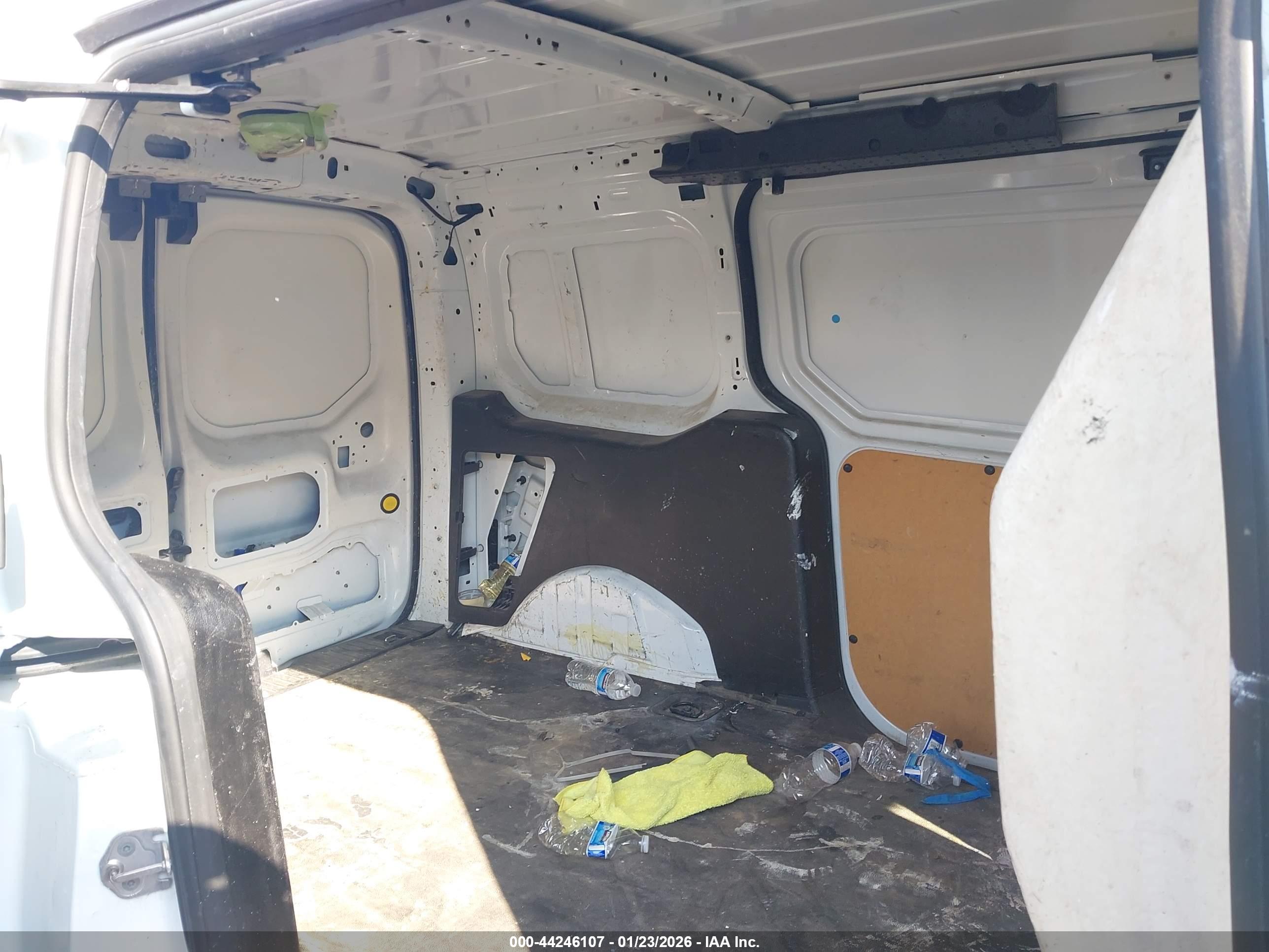 FORD TRANSIT image 8