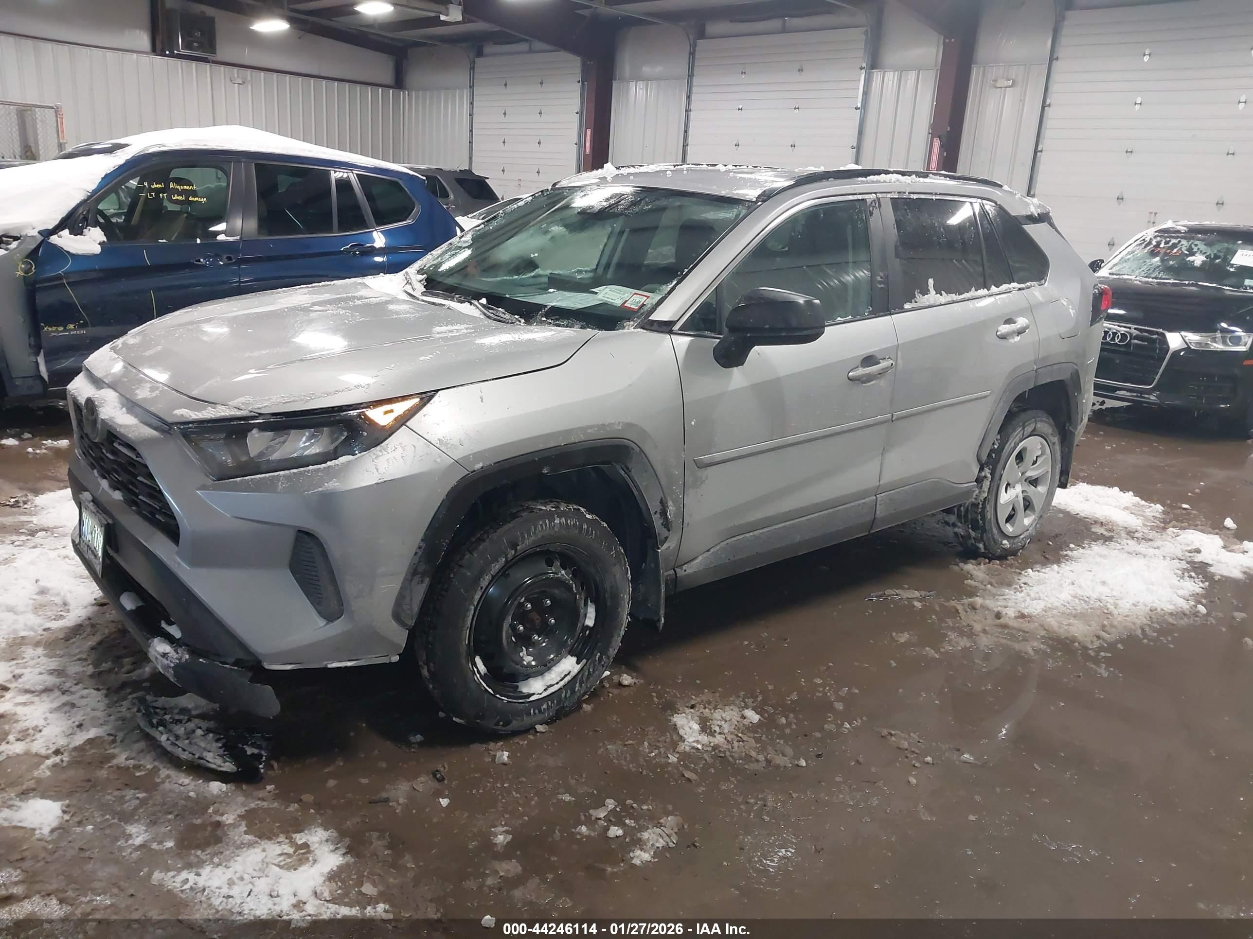 TOYOTA RAV4 image 2