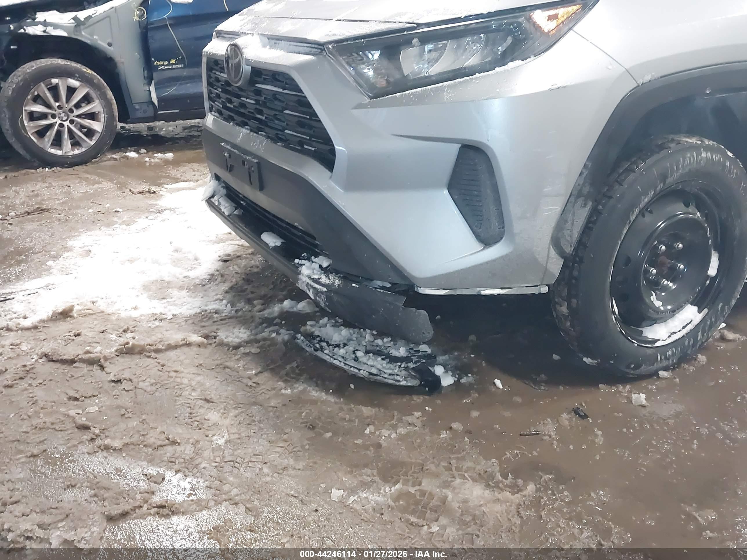 TOYOTA RAV4 image 6