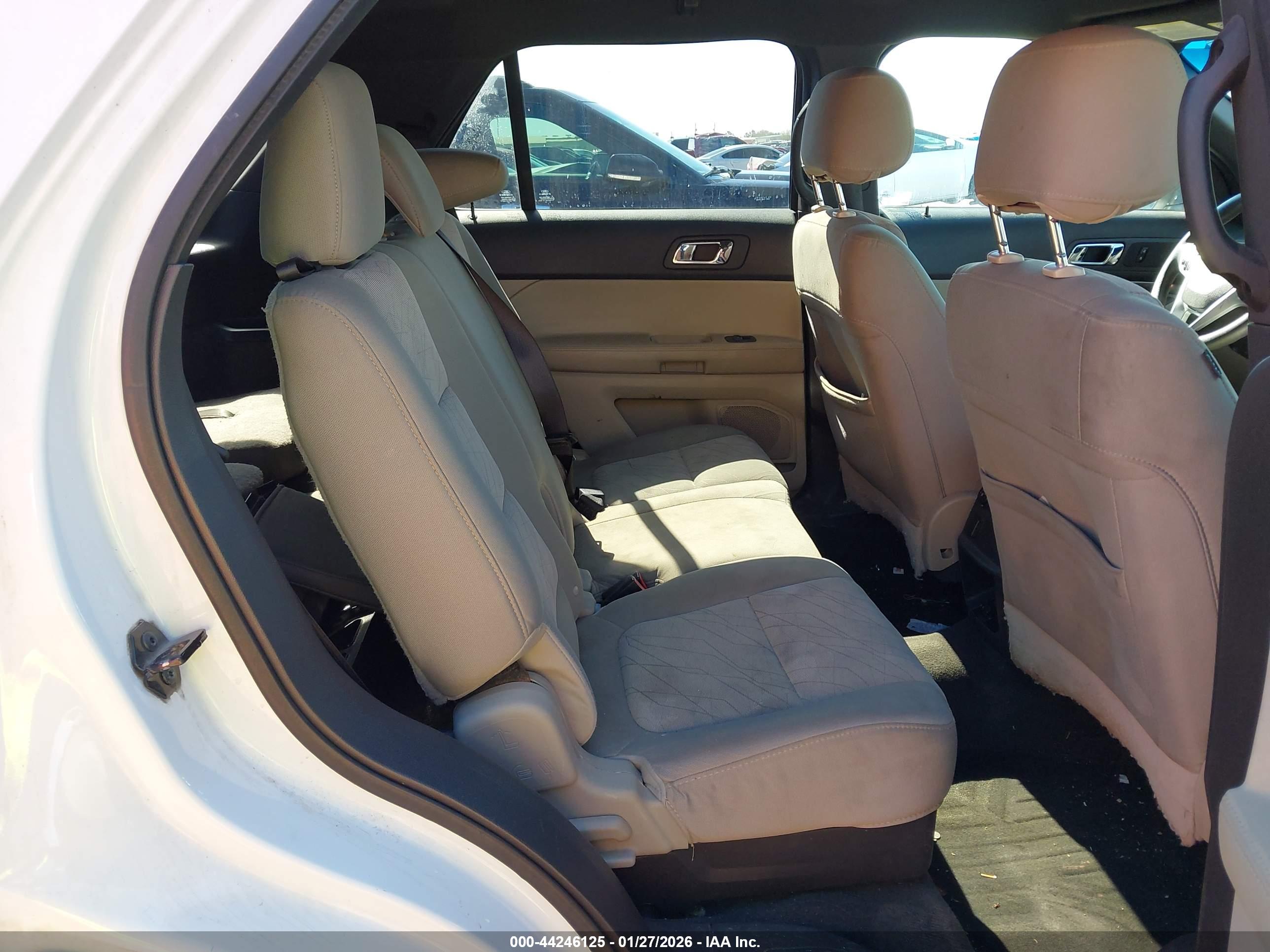 FORD EXPLORER image 8