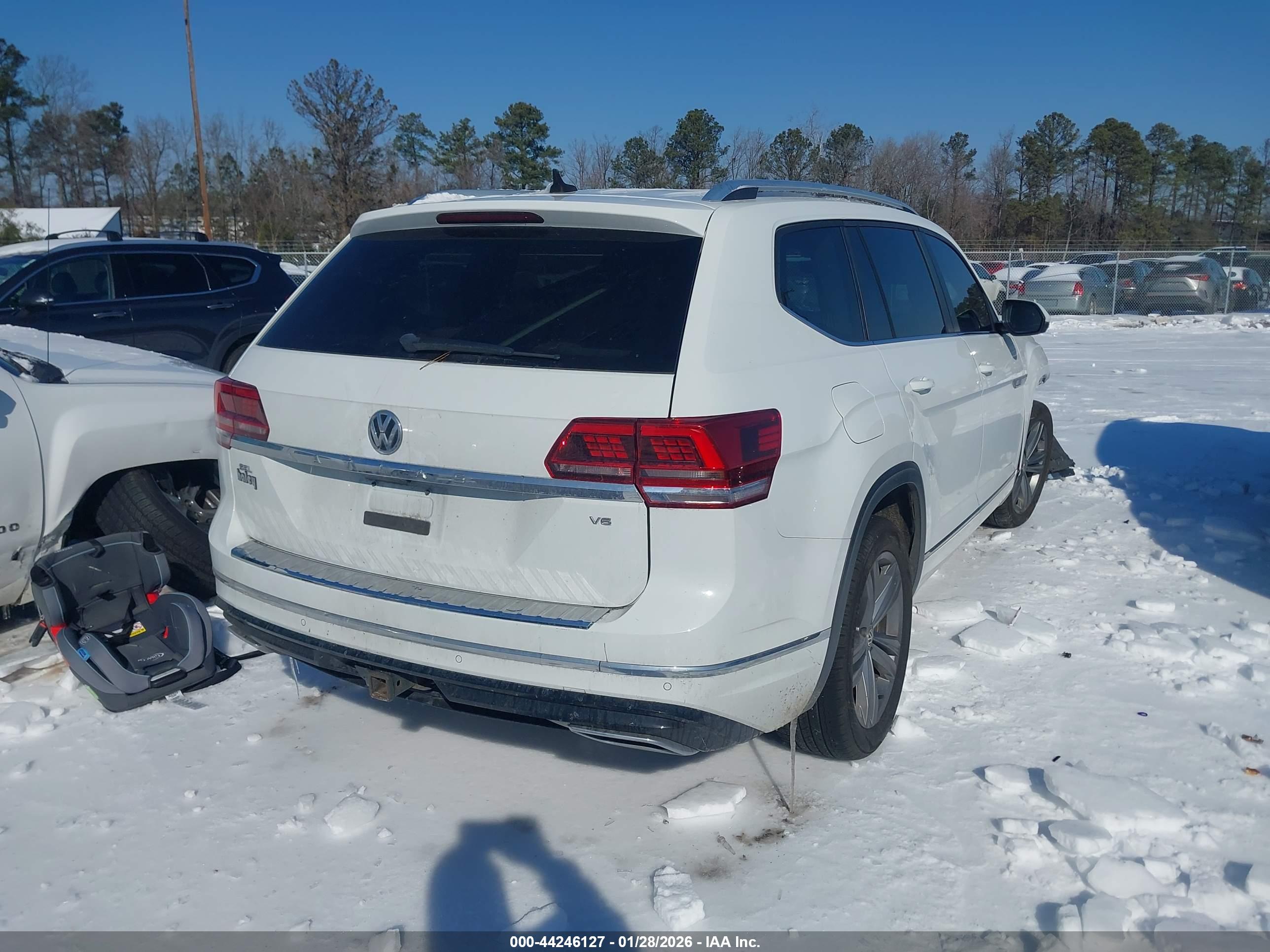 VOLKSWAGEN ATLAS image 4