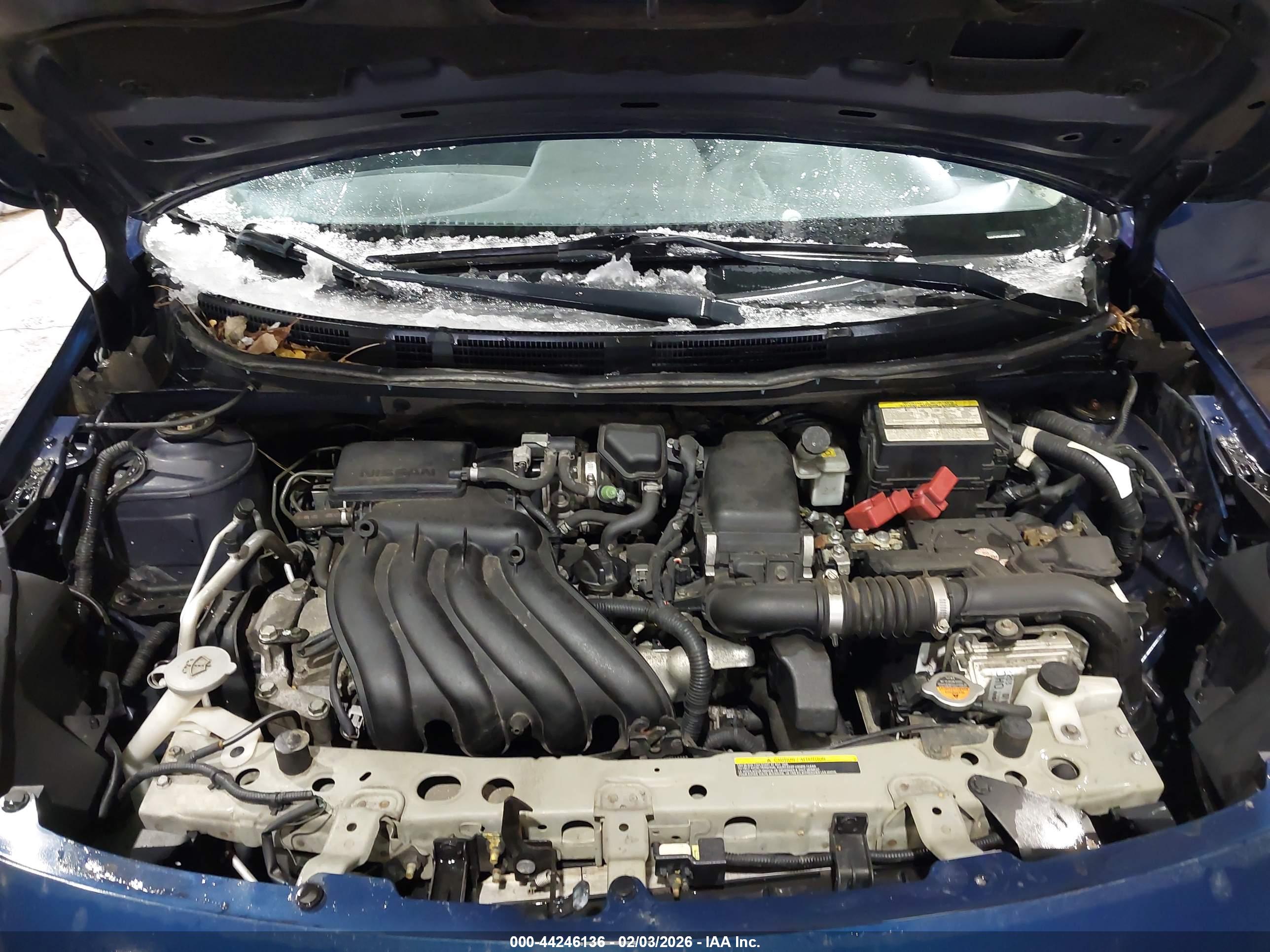 NISSAN VERSA image 10