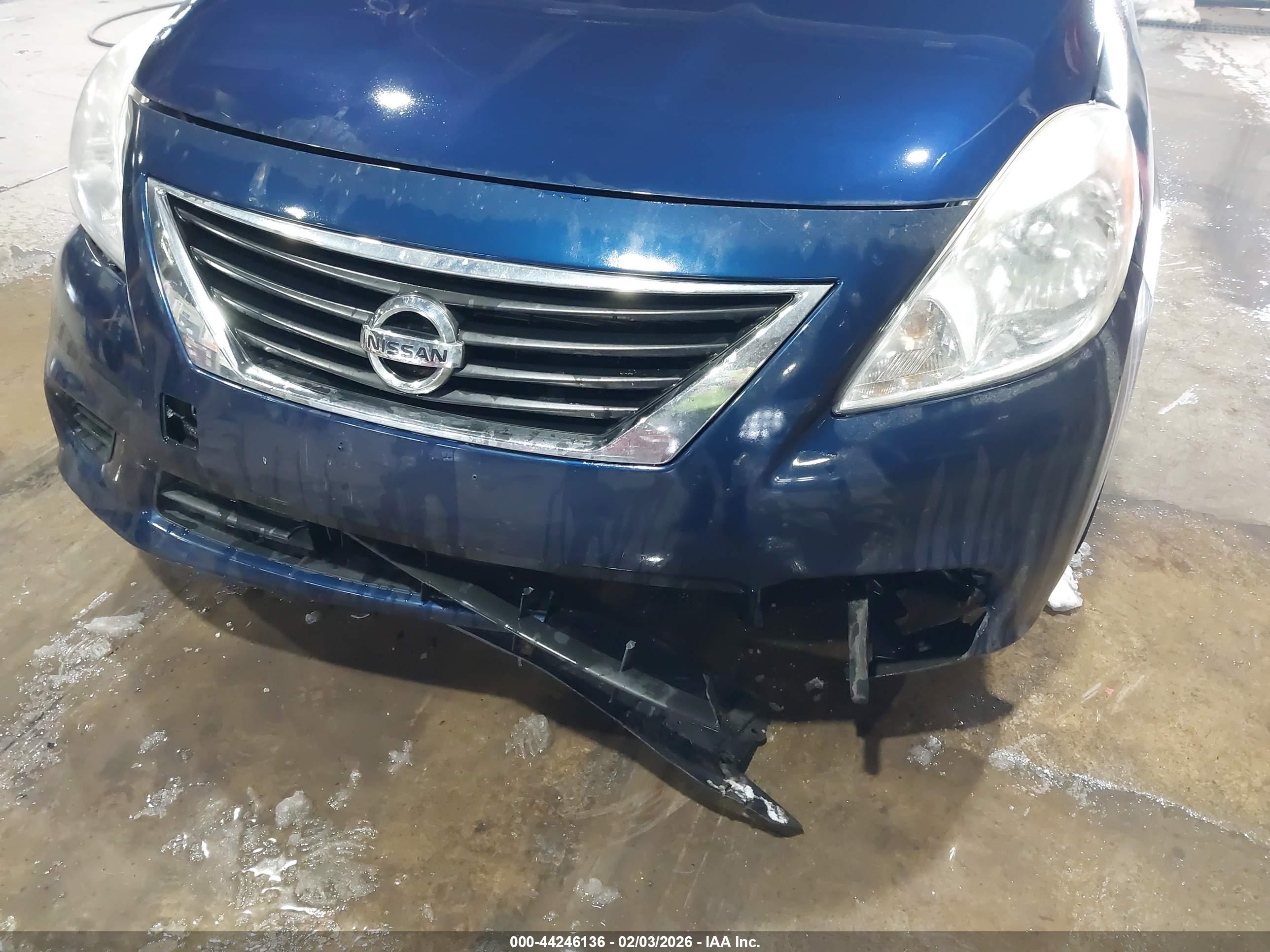 NISSAN VERSA image 6