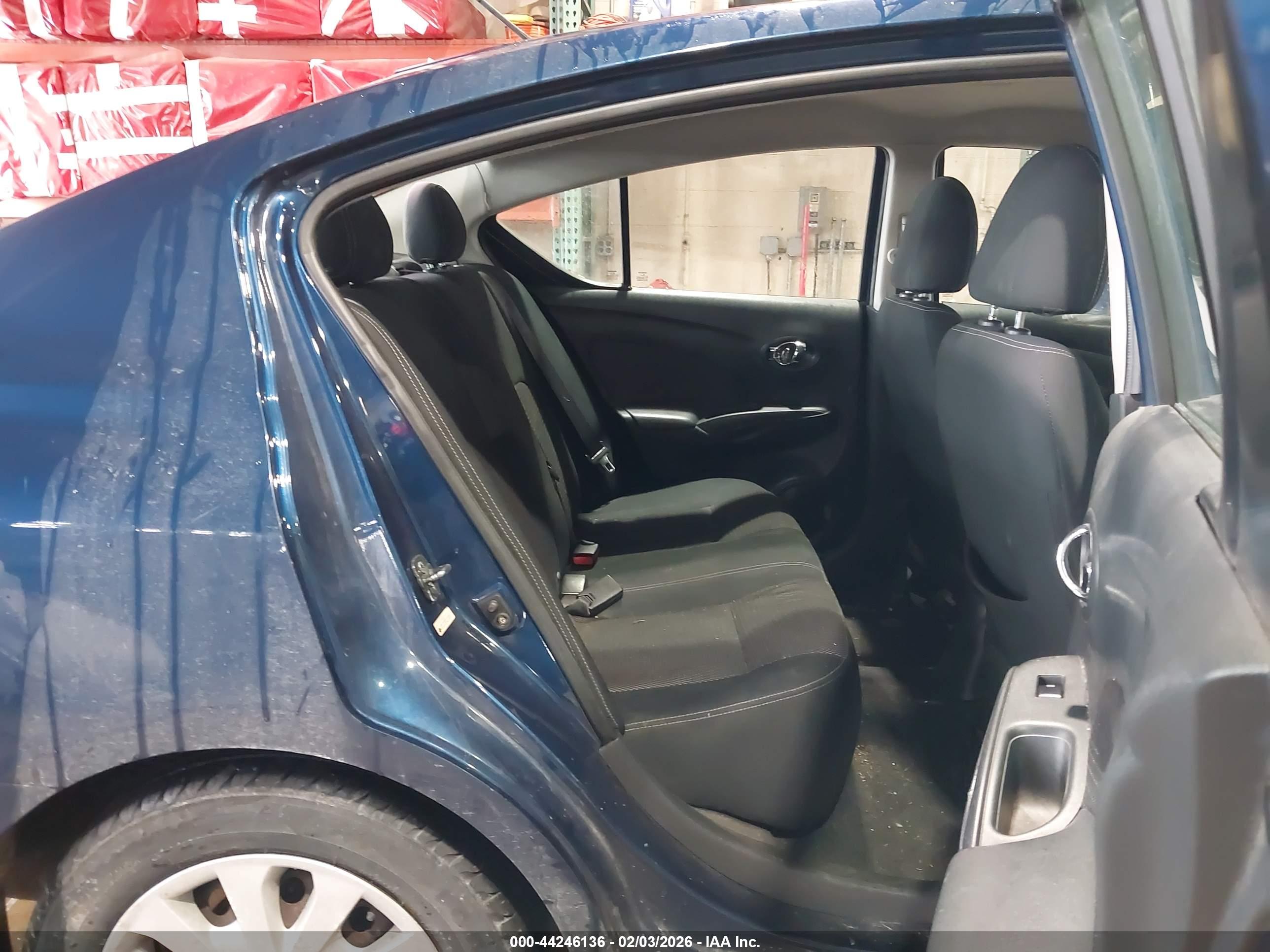 NISSAN VERSA image 8