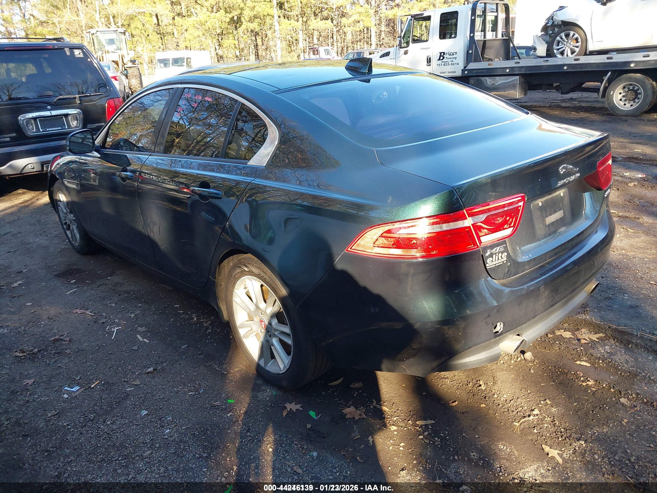 JAGUAR XE image 3