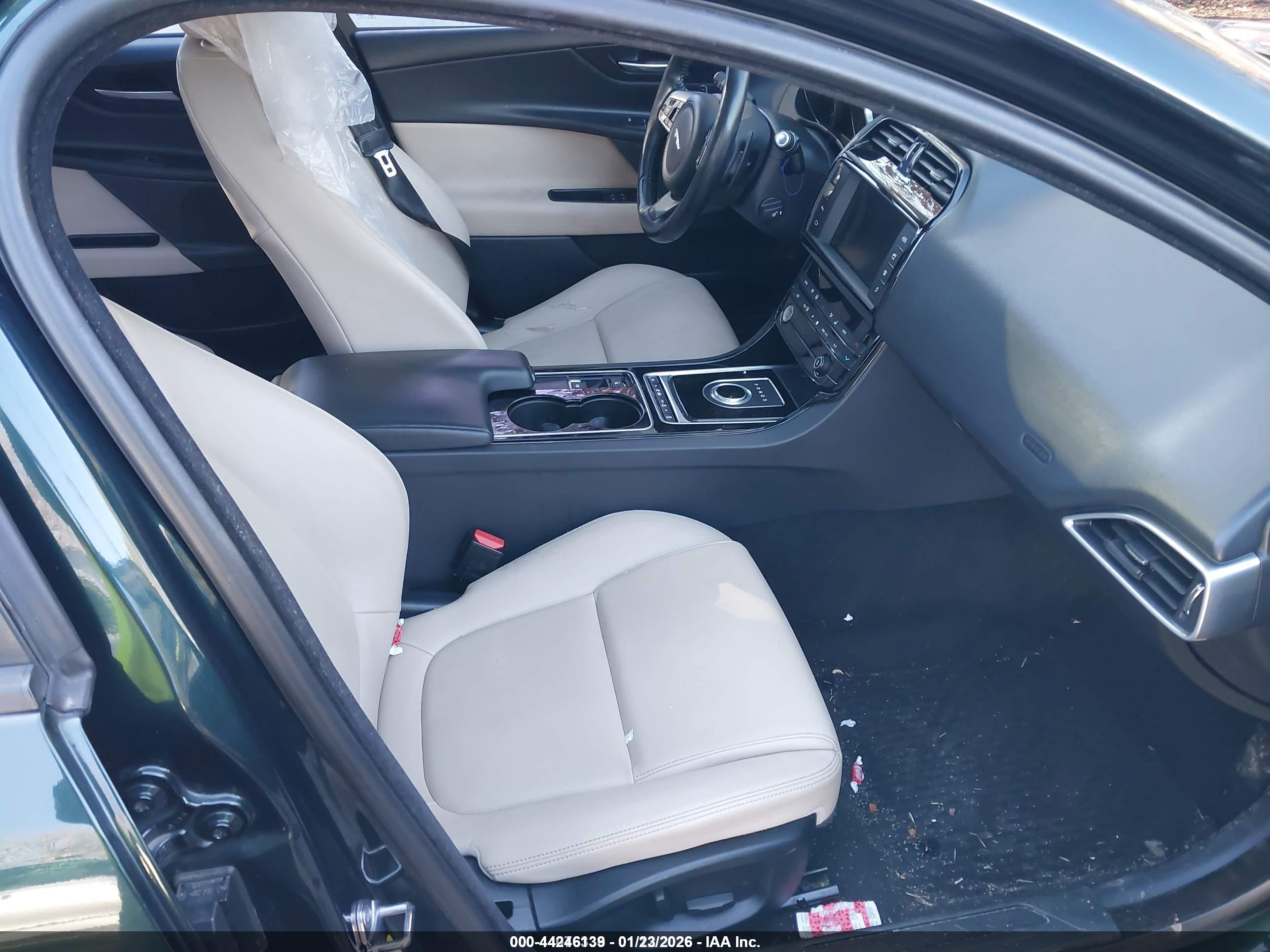JAGUAR XE image 5