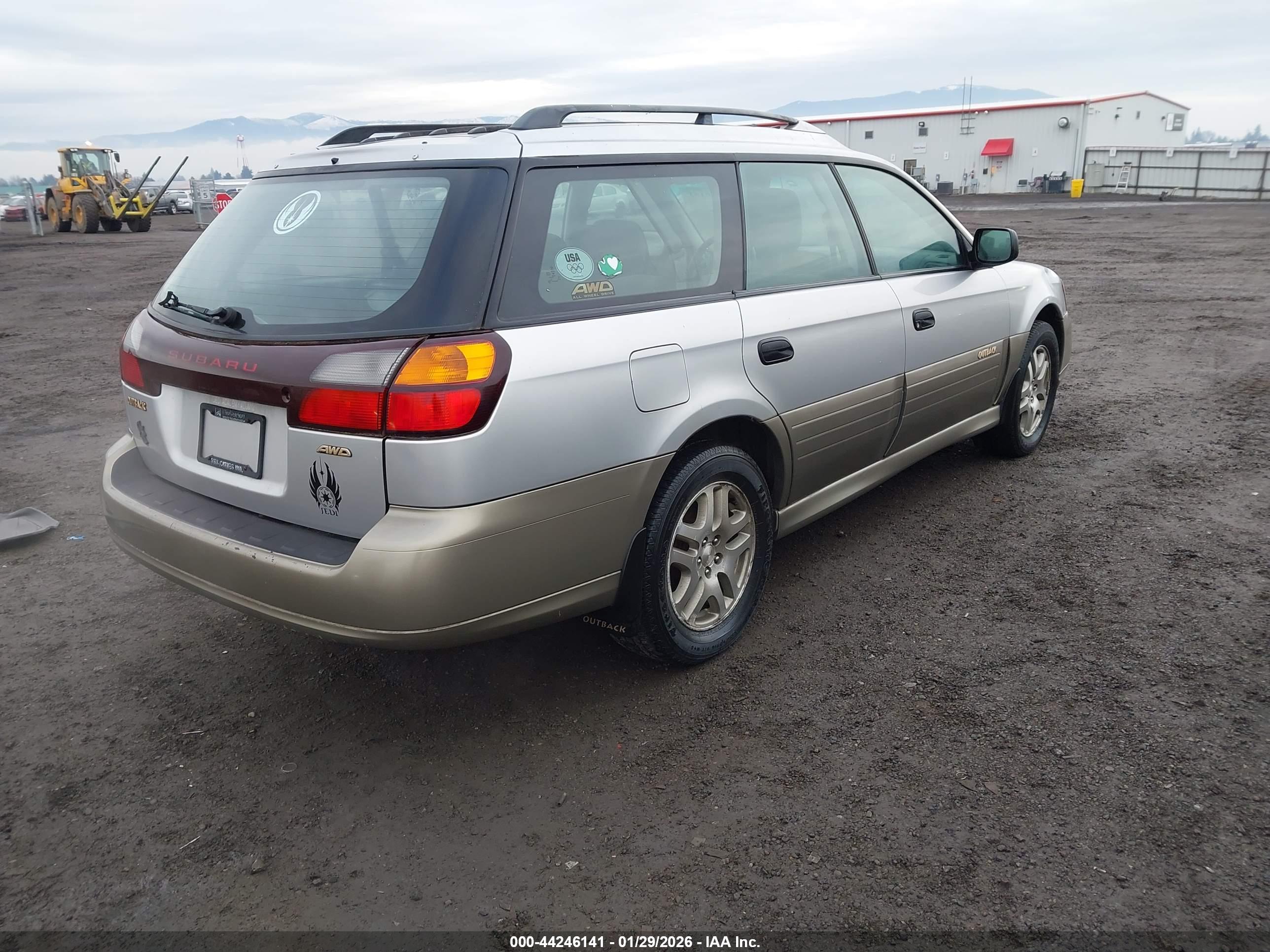 SUBARU OUTBACK image 4
