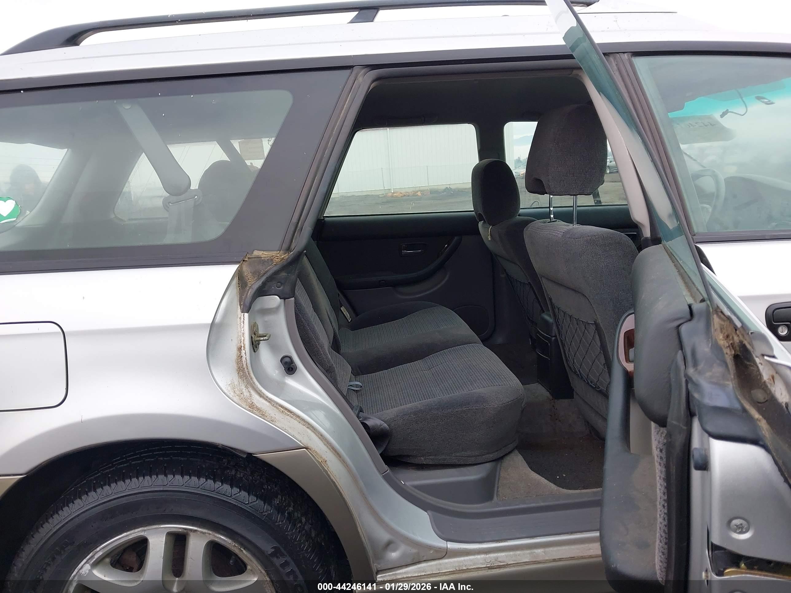 SUBARU OUTBACK image 8