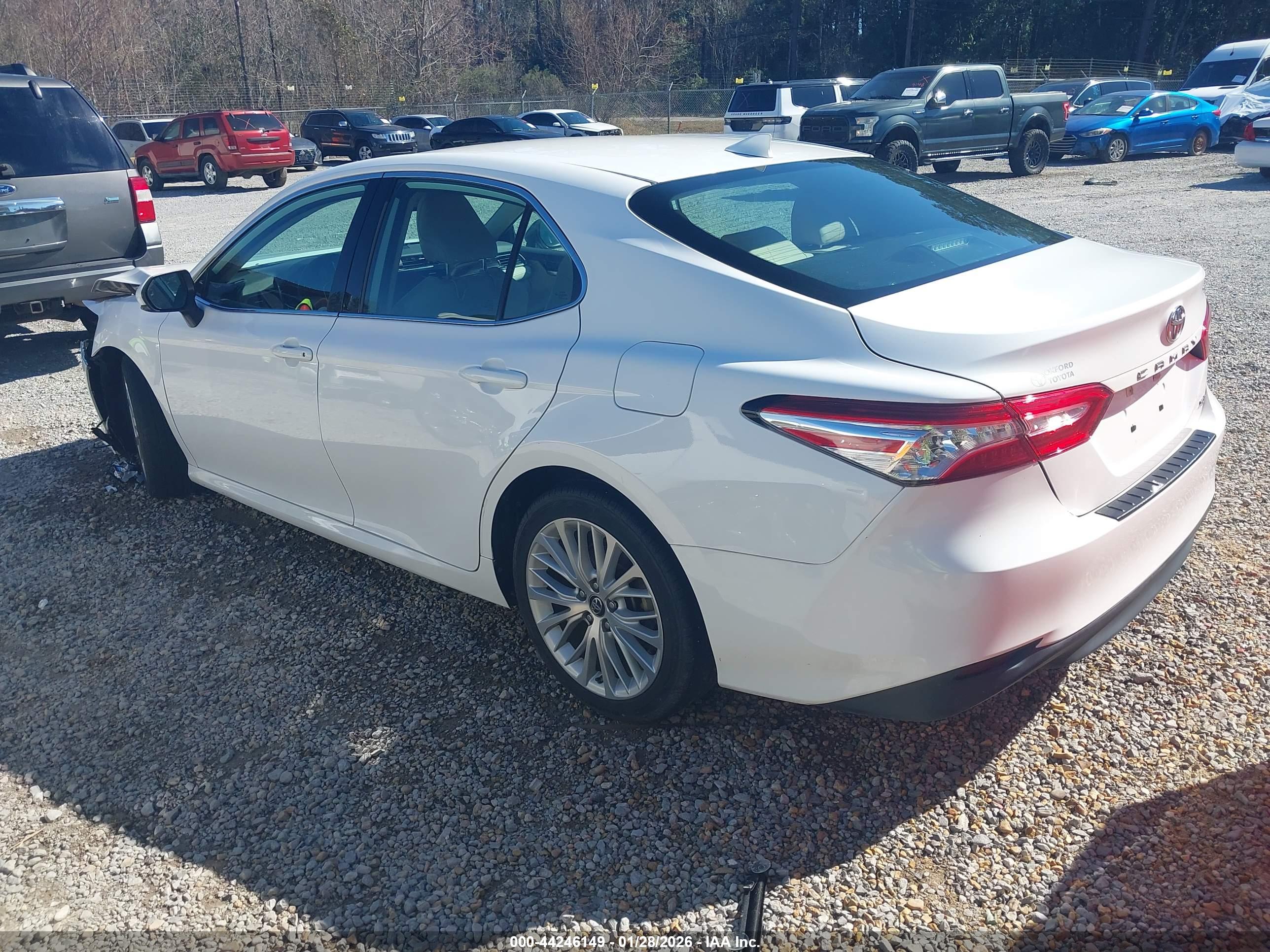 TOYOTA CAMRY image 3