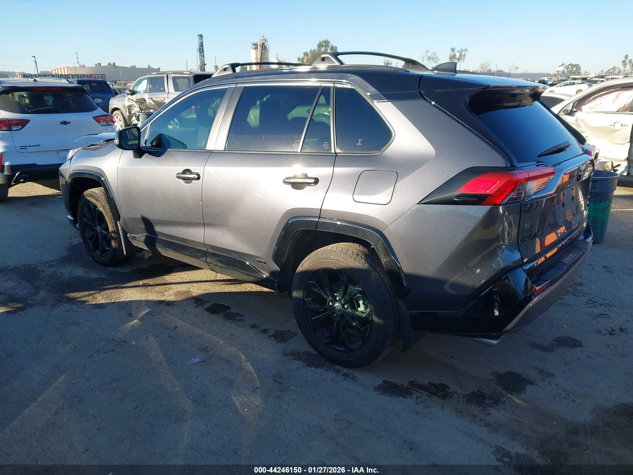TOYOTA RAV4 image 3