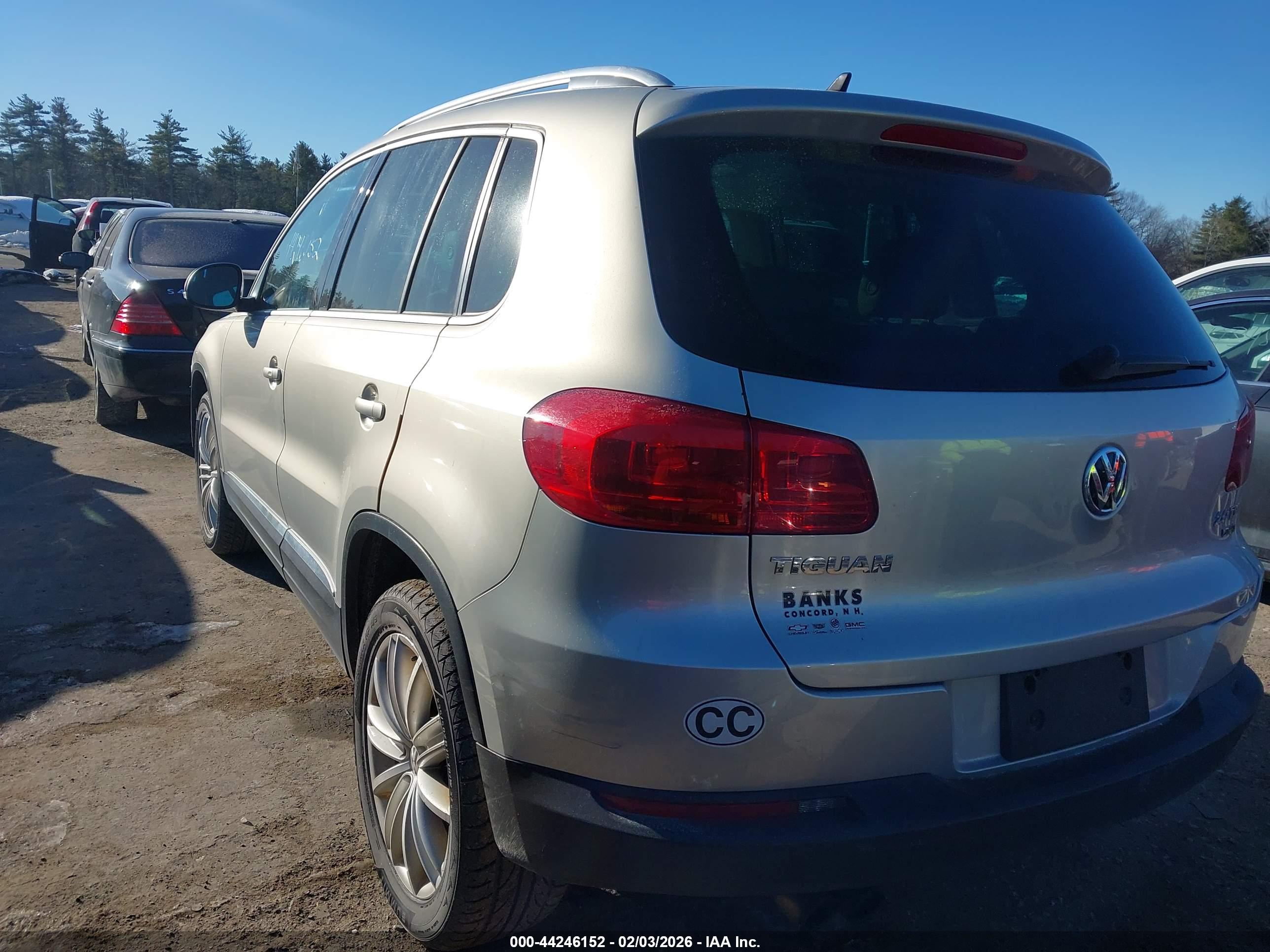 VOLKSWAGEN TIGUAN image 3