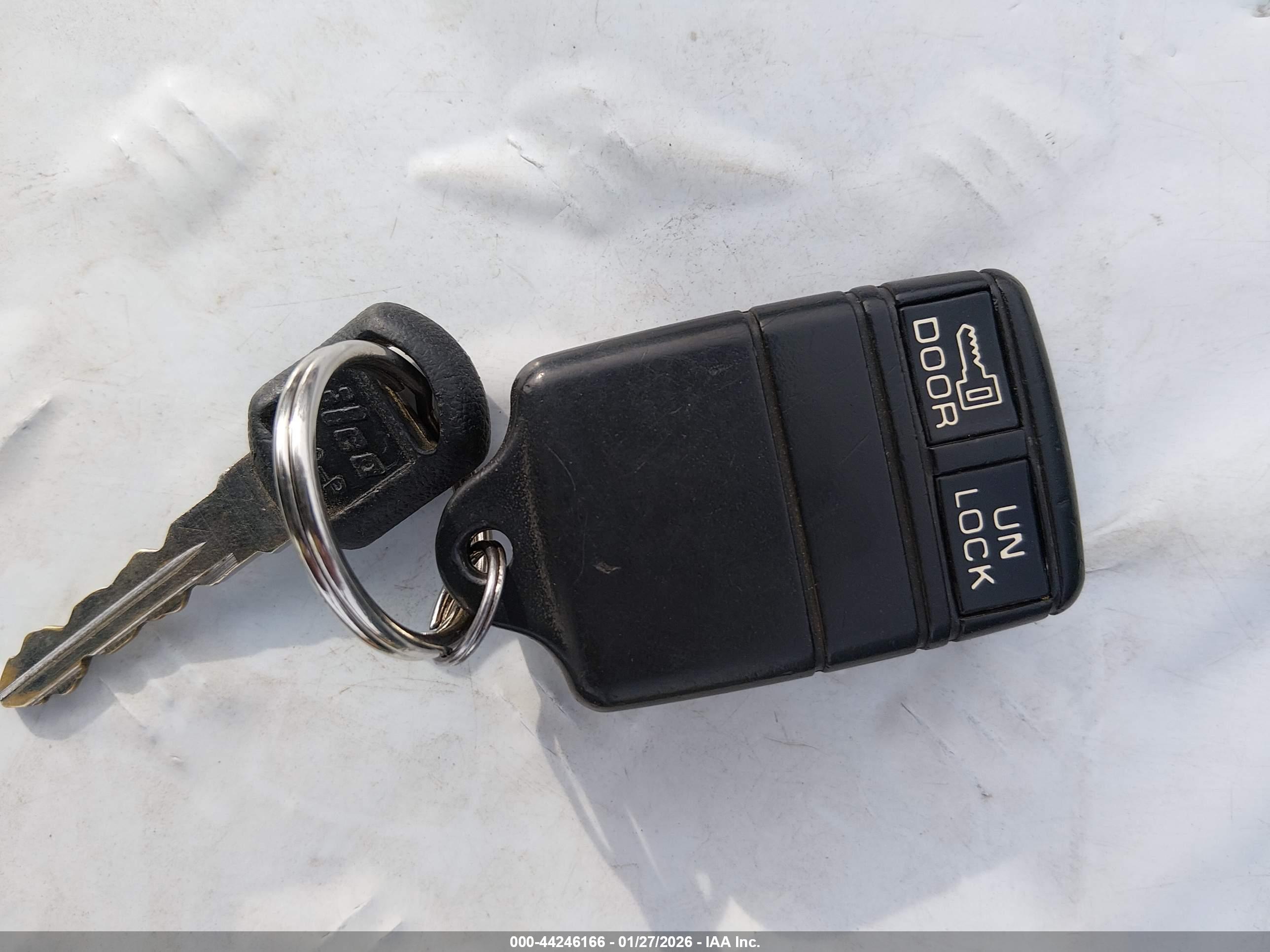 CHEVROLET GMT-400 image 11