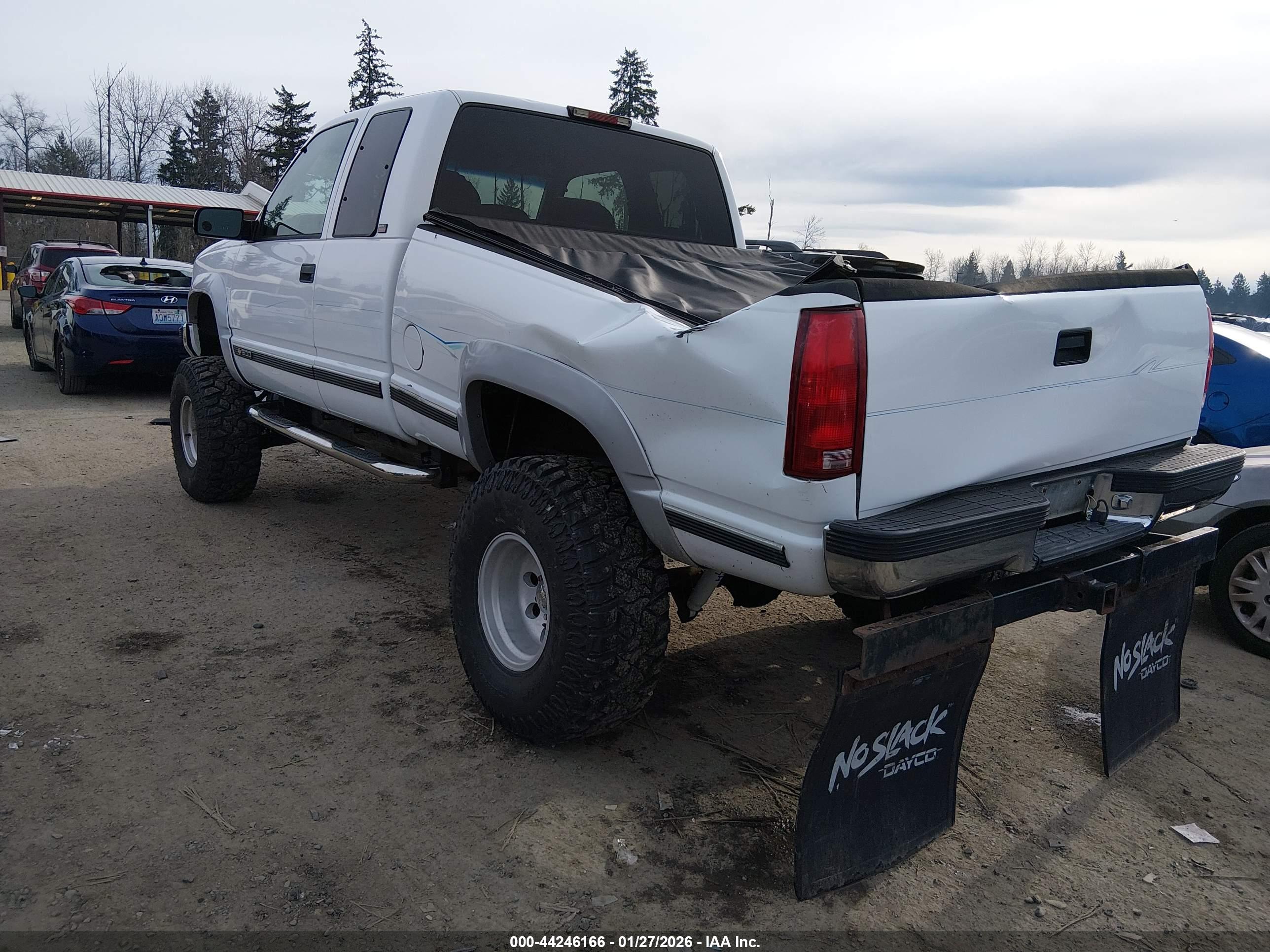 CHEVROLET GMT-400 image 3