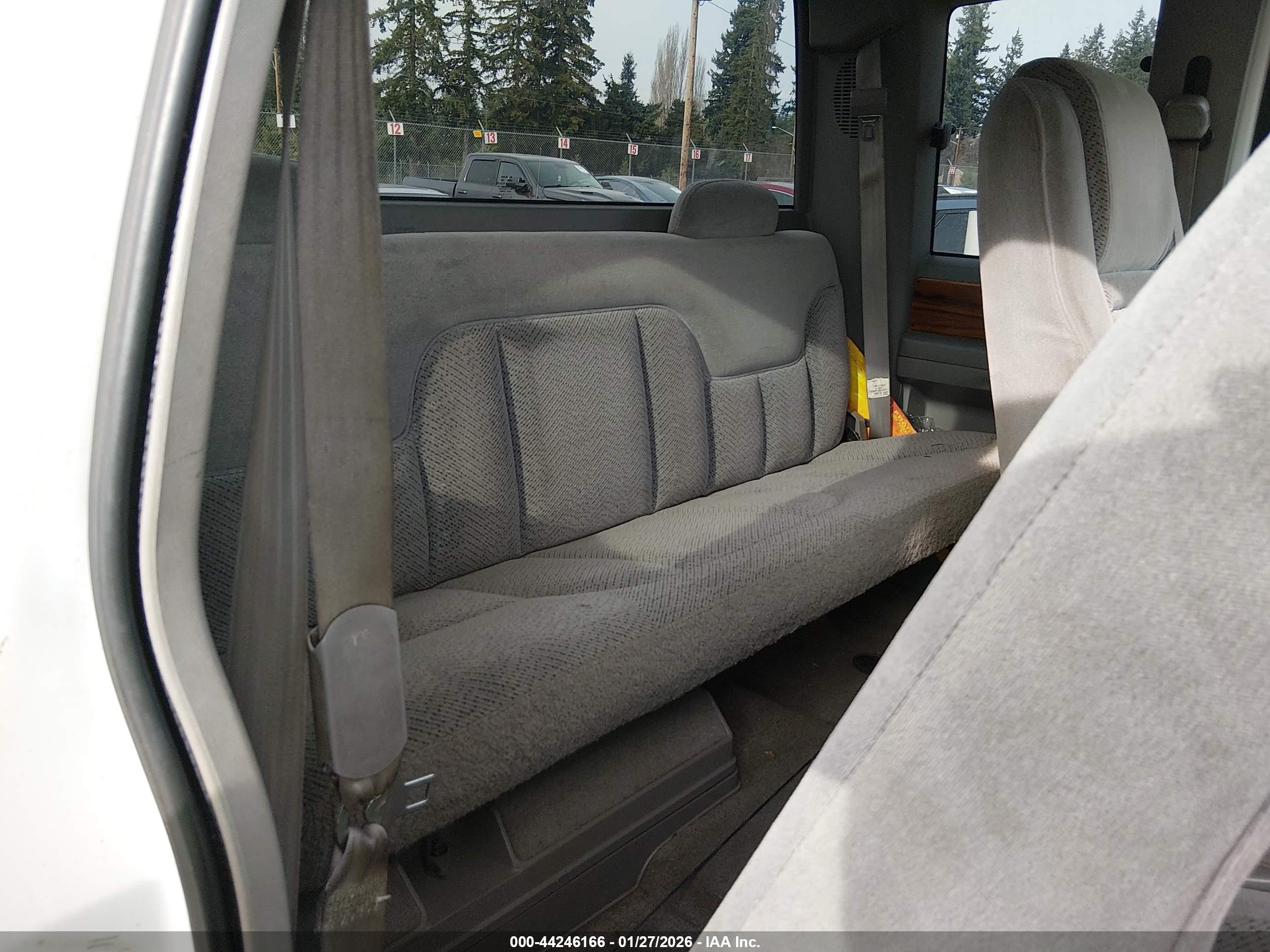 CHEVROLET GMT-400 image 8
