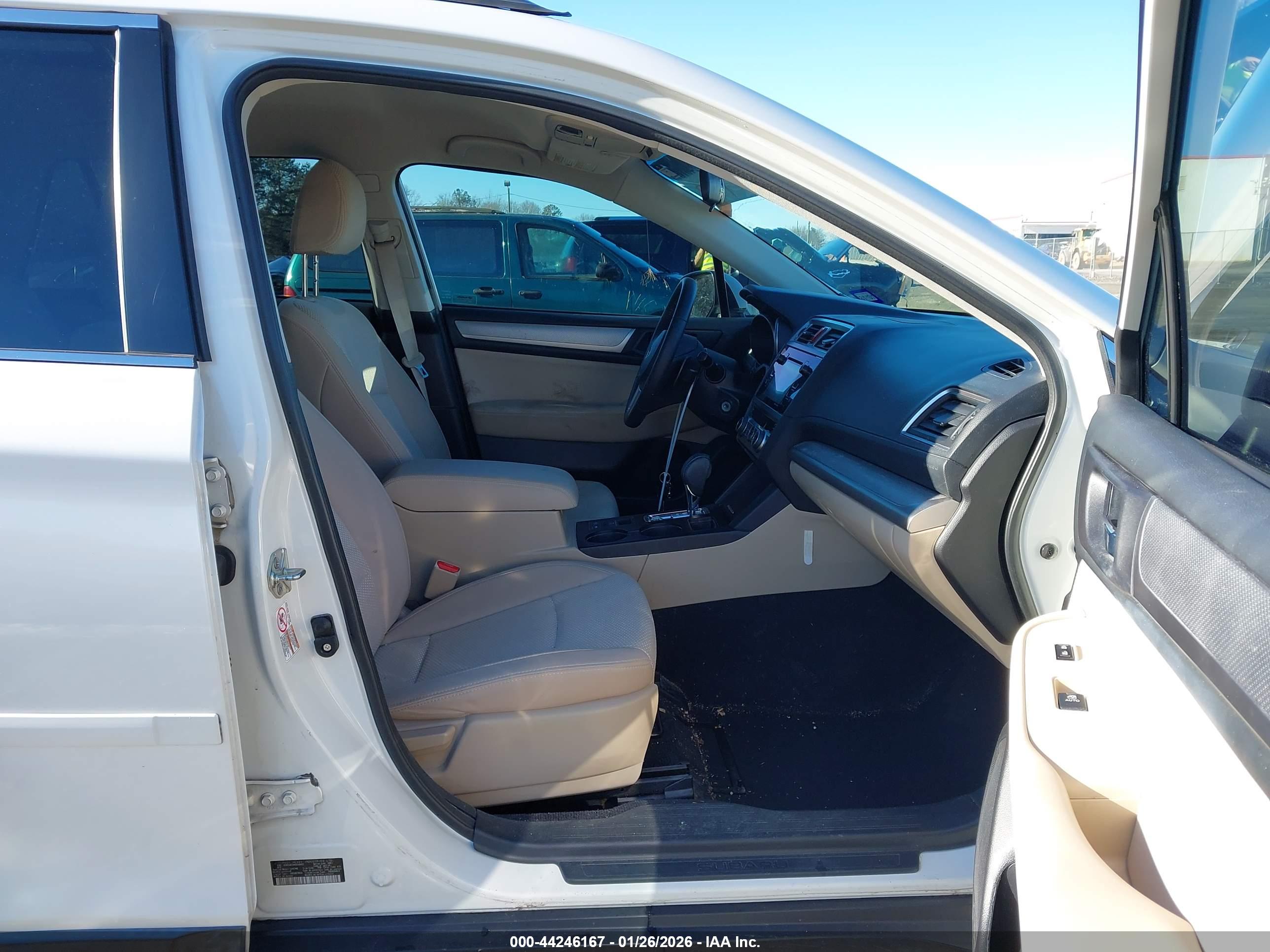 SUBARU OUTBACK image 5