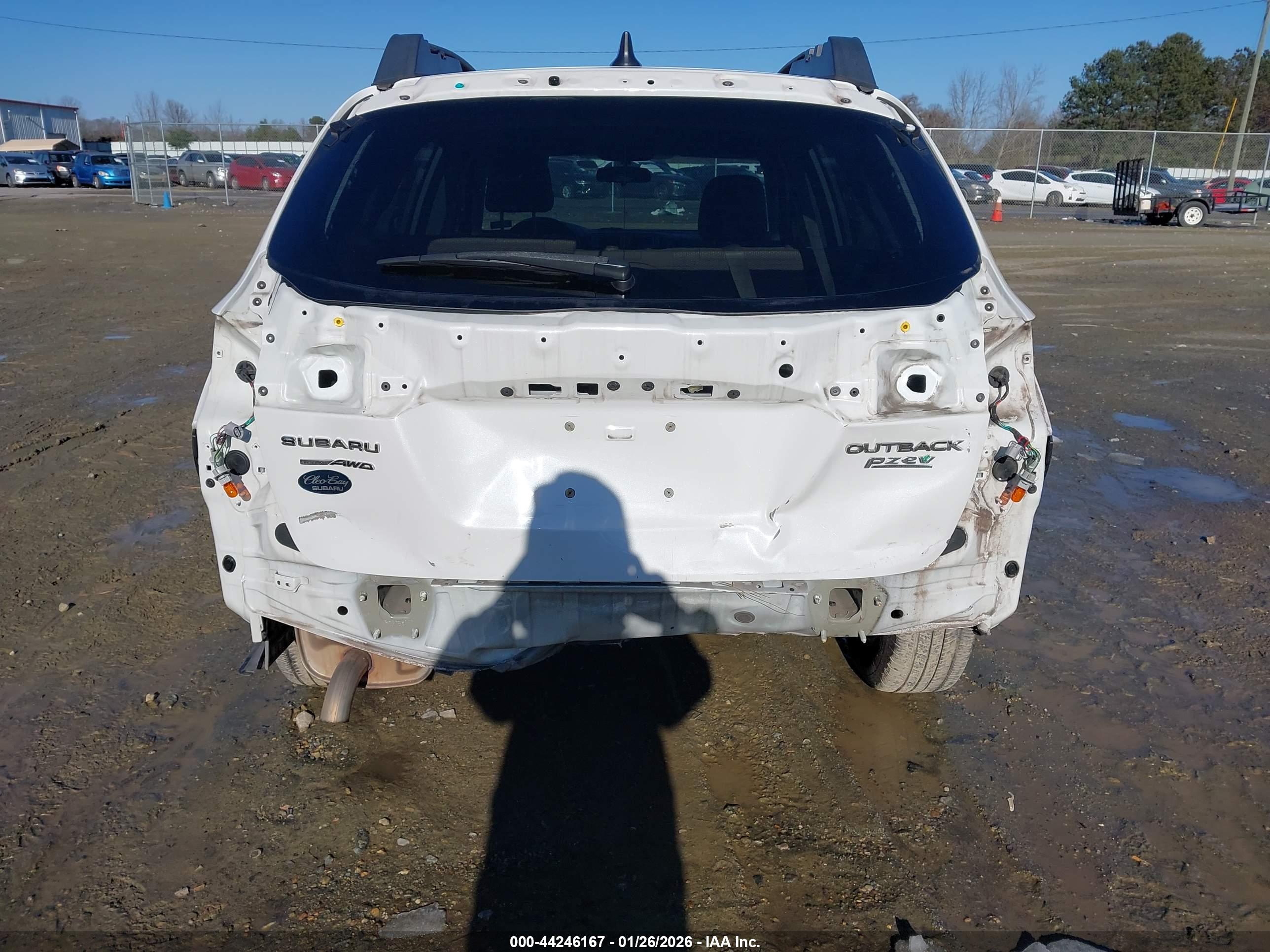 SUBARU OUTBACK image 6