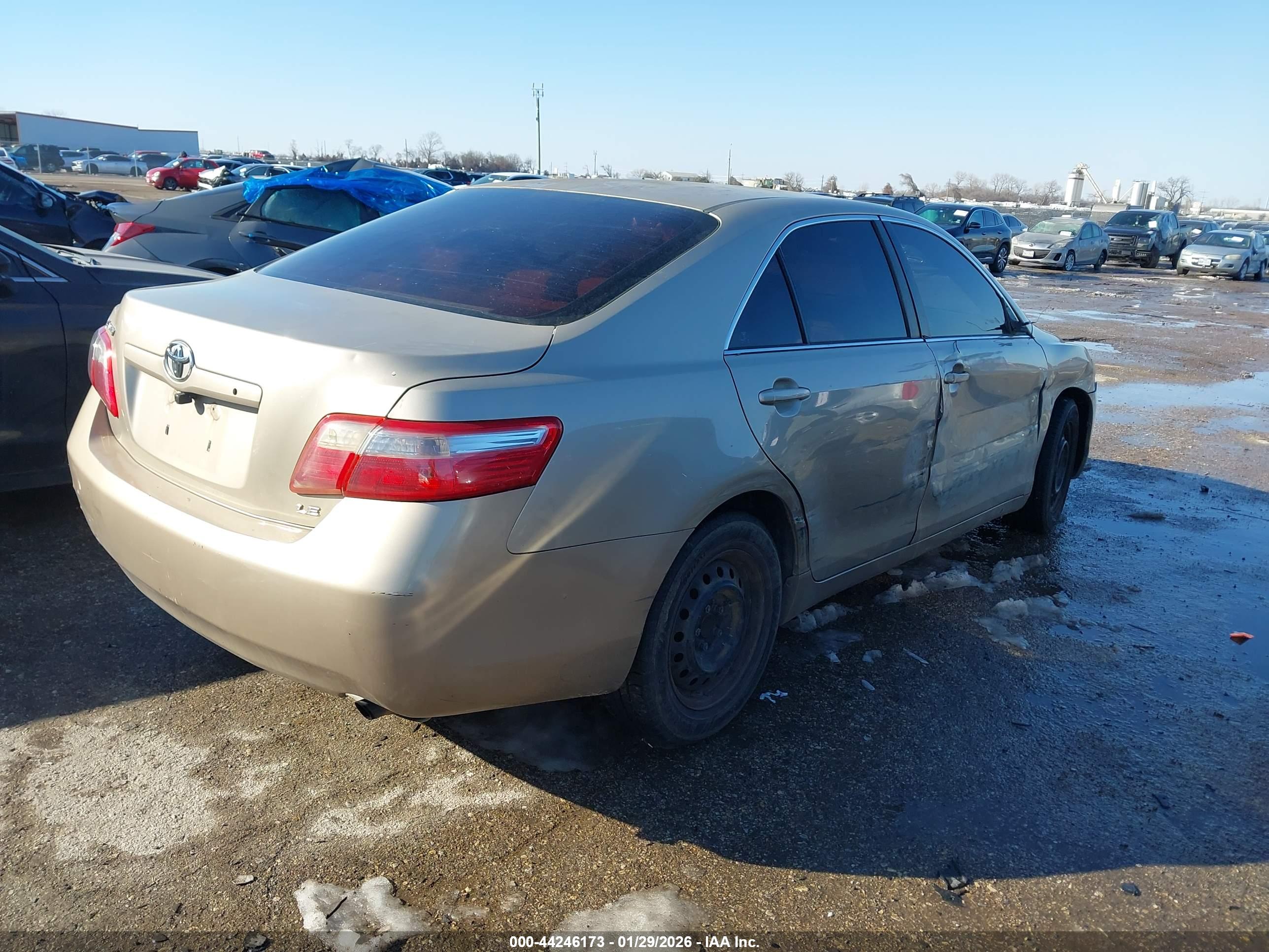 TOYOTA CAMRY image 4