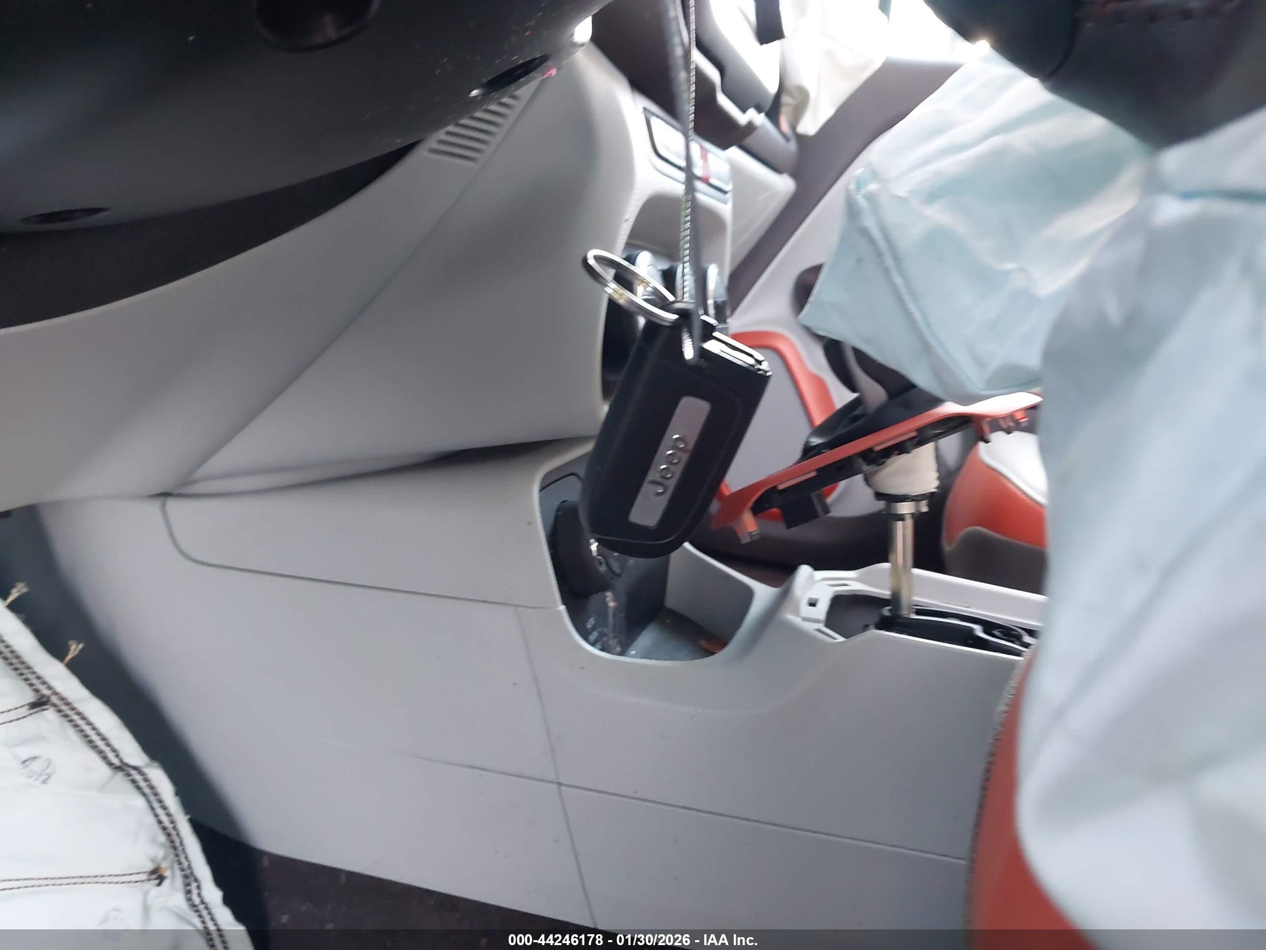 JEEP RENEGADE image 11