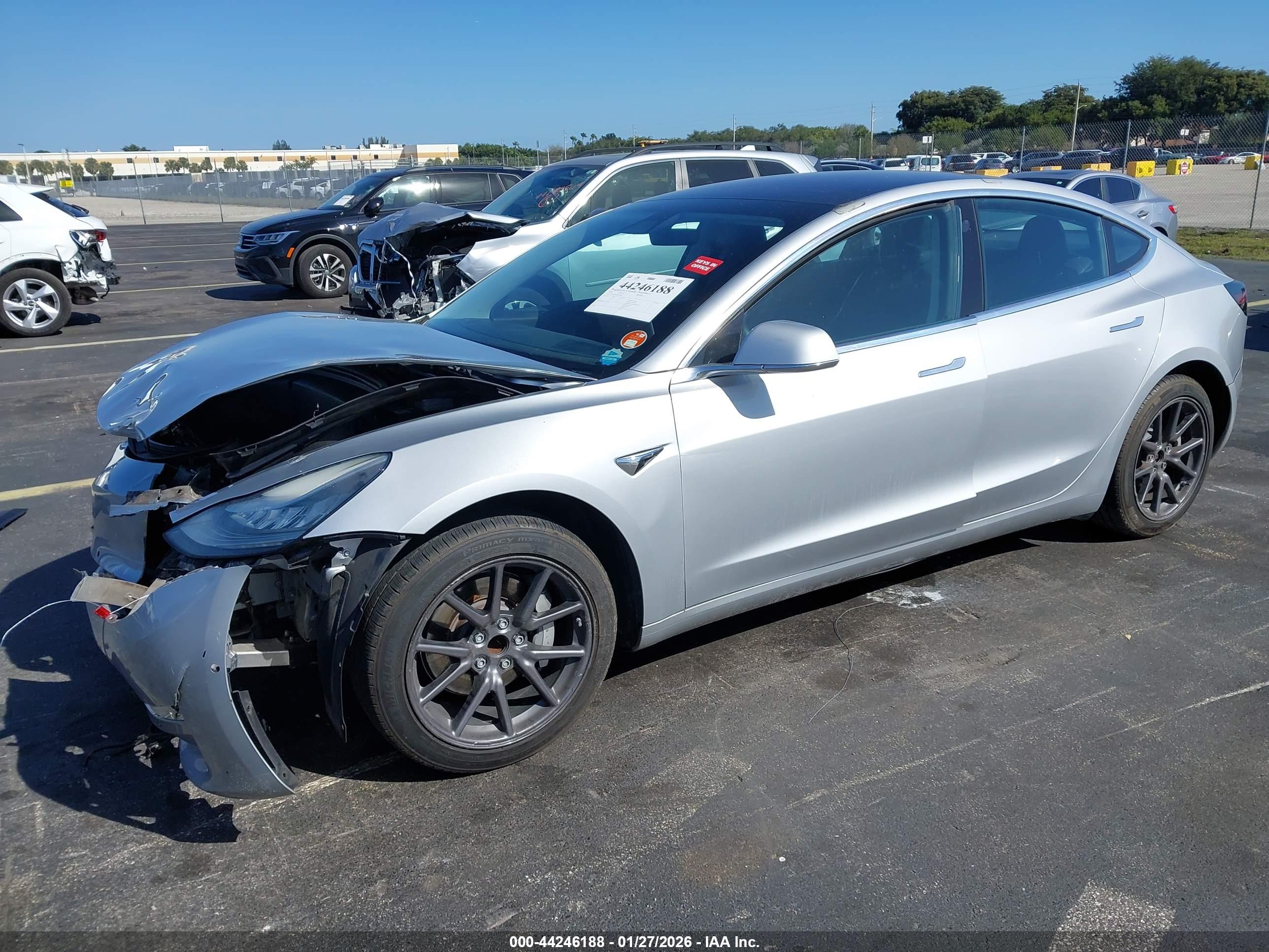 TESLA MODEL image 2