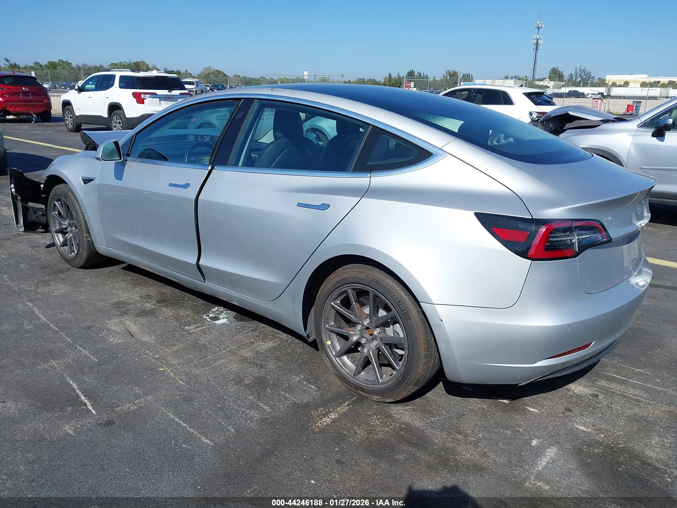 TESLA MODEL image 3