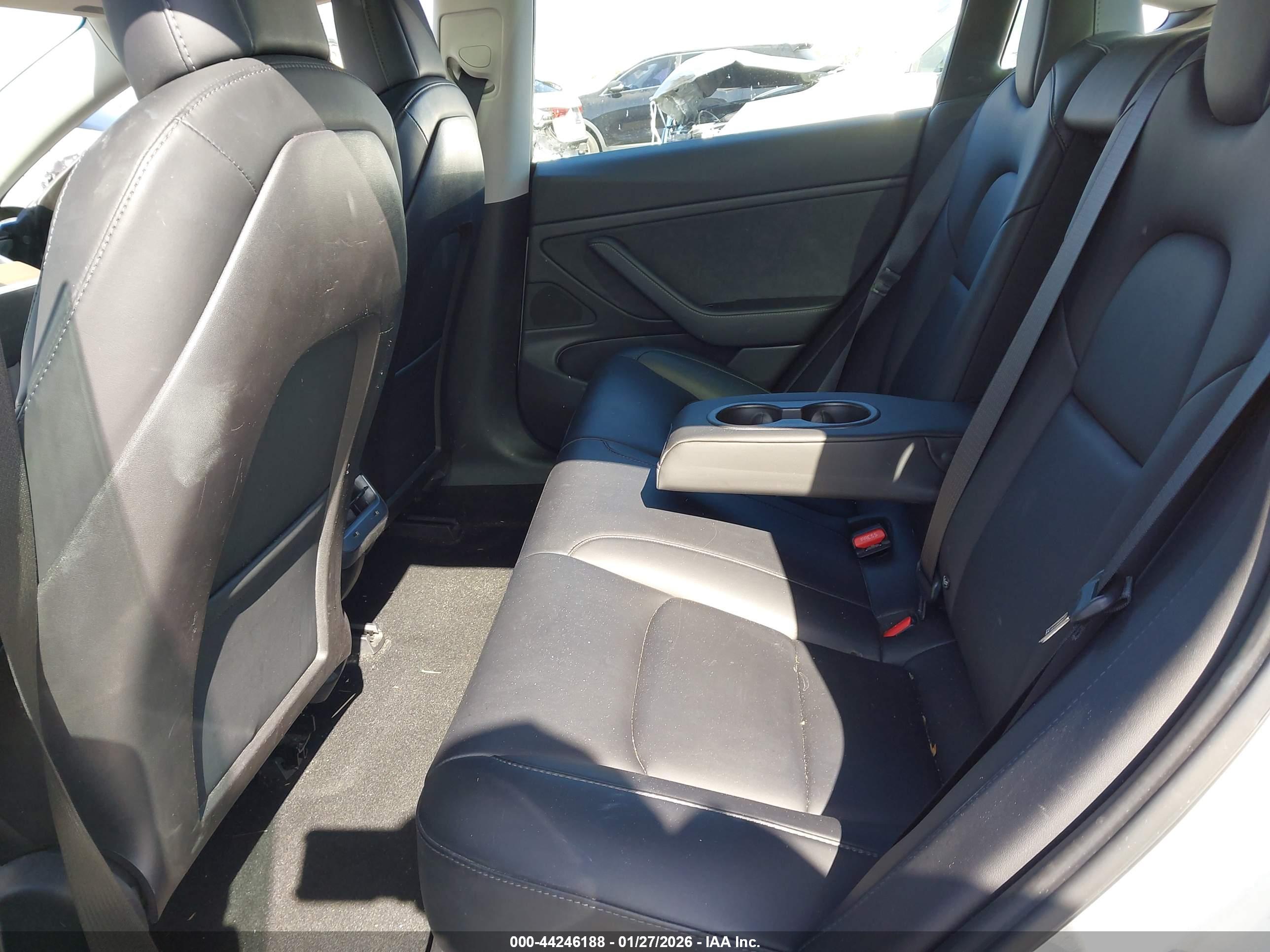 TESLA MODEL image 8