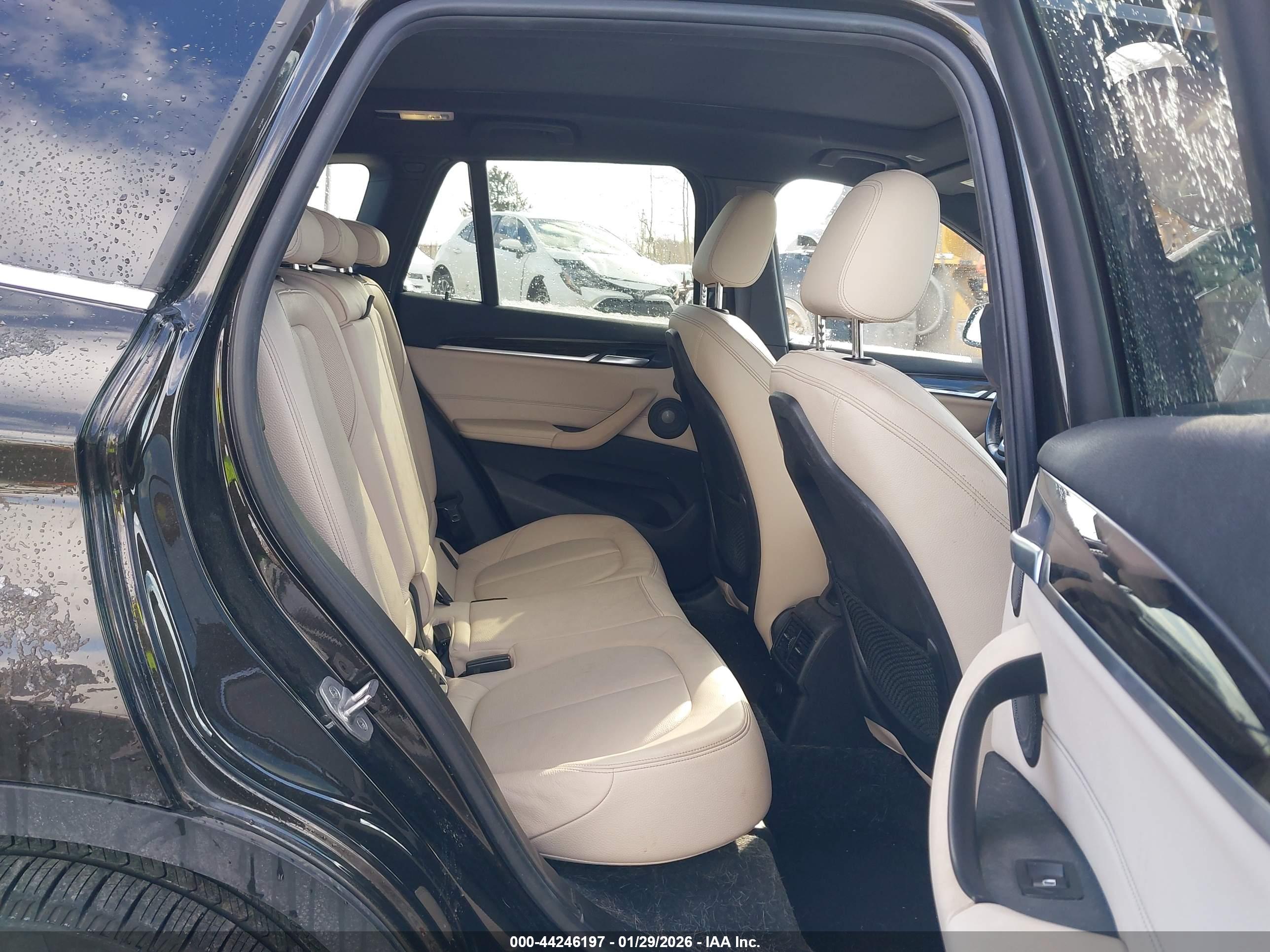 BMW X1 image 8