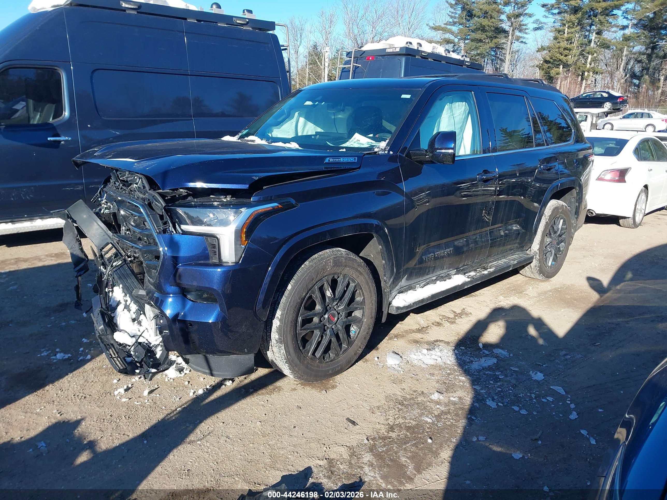 TOYOTA SEQUOIA image 2