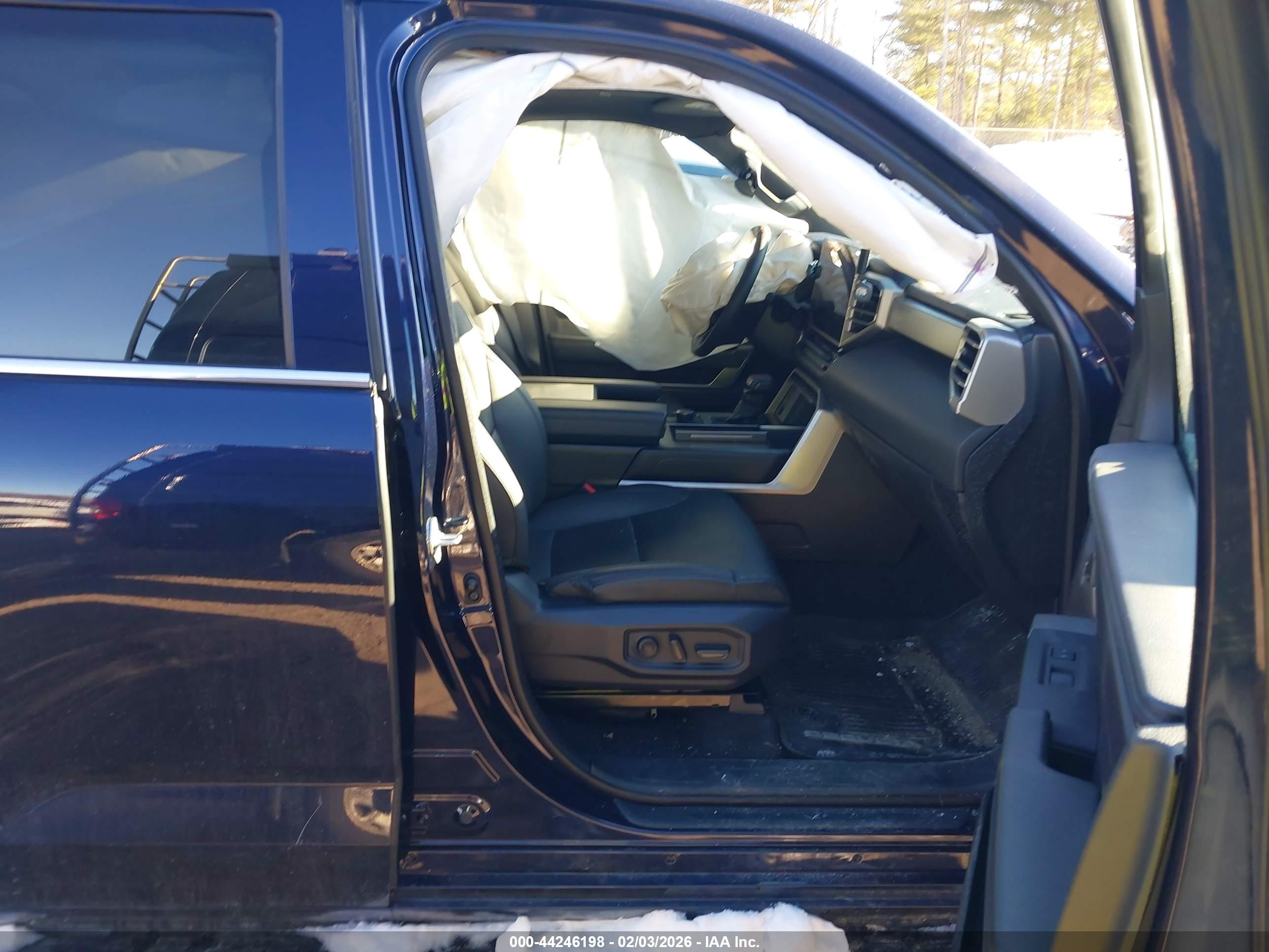 TOYOTA SEQUOIA image 5