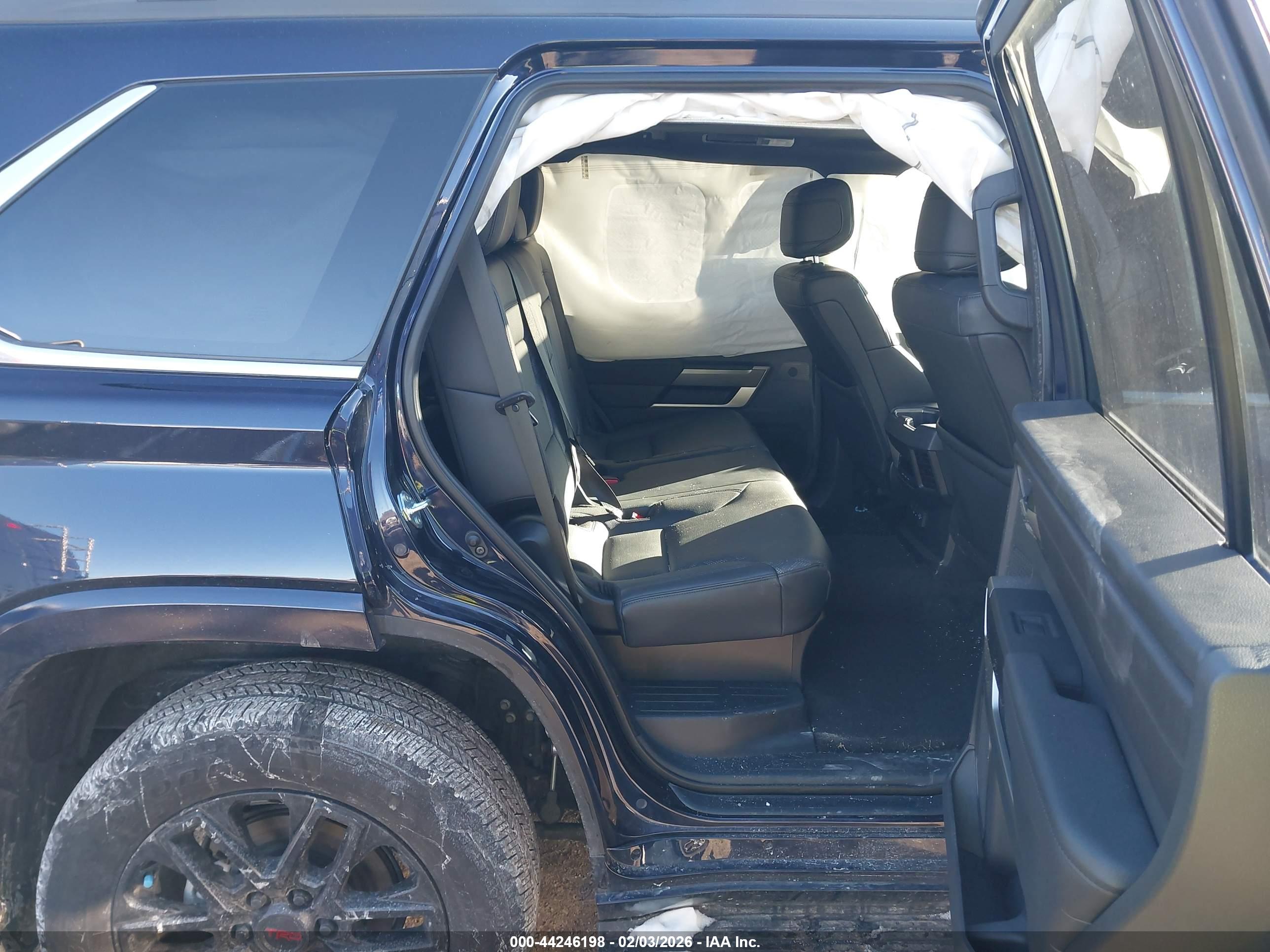 TOYOTA SEQUOIA image 8