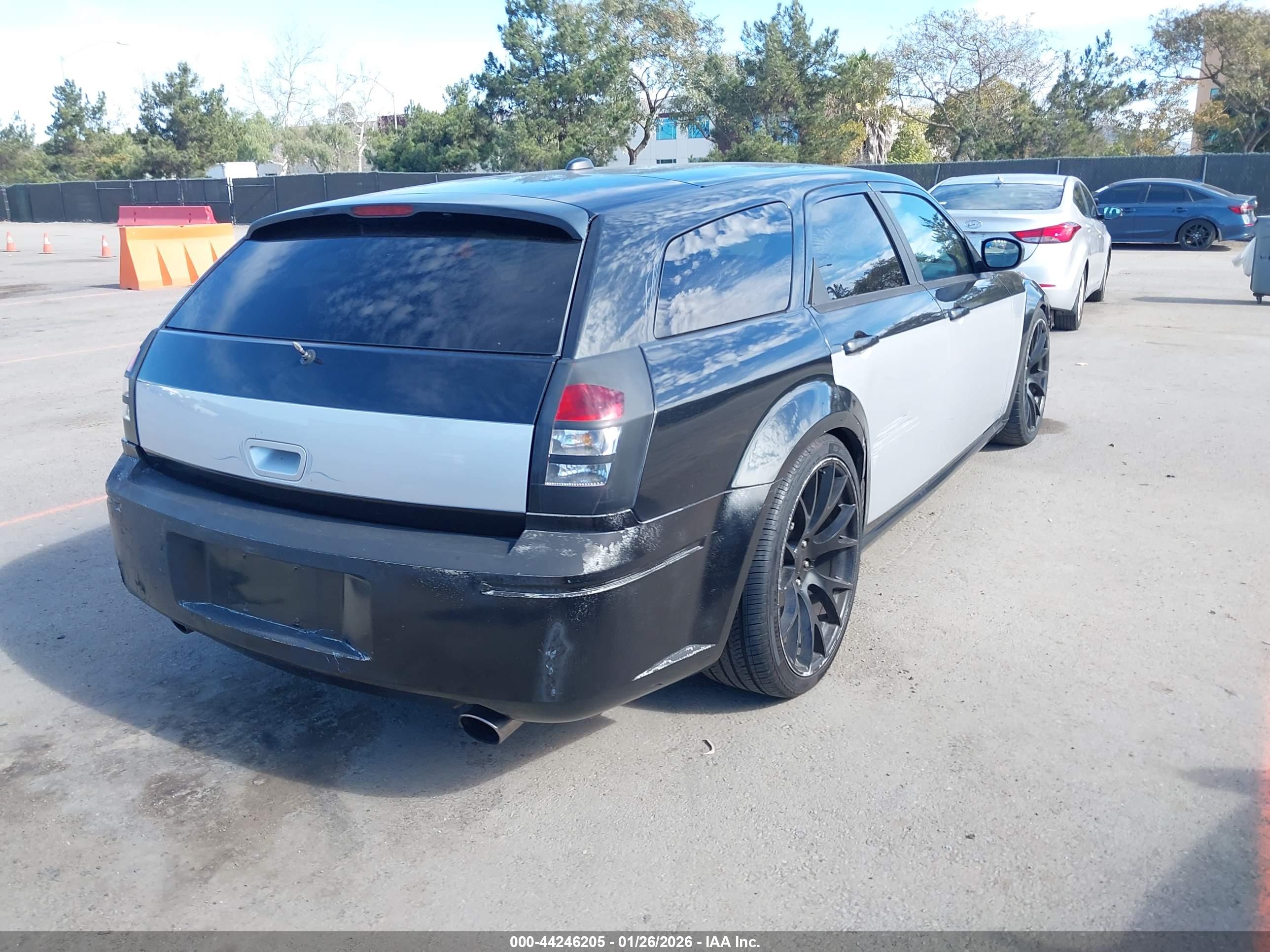 DODGE MAGNUM image 4