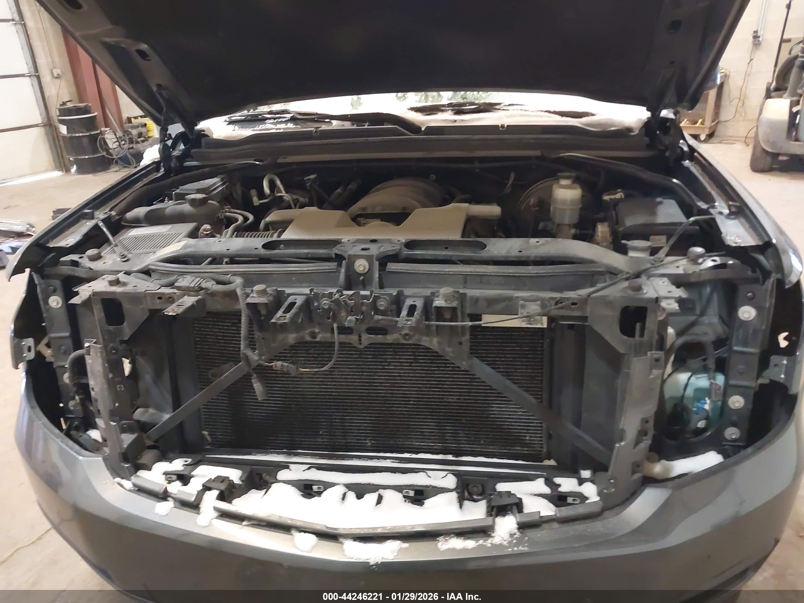 CHEVROLET SUBURBAN image 10