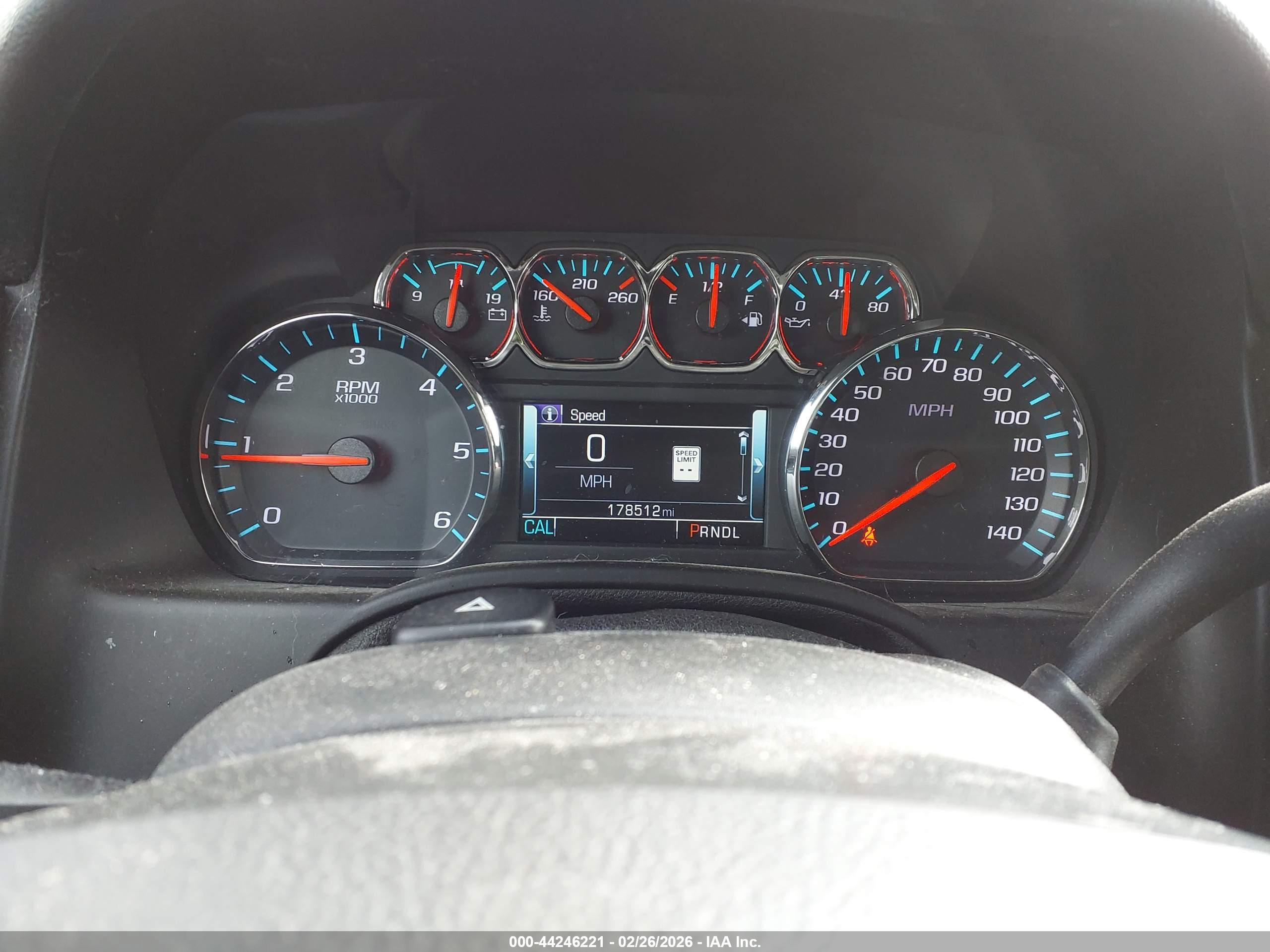 CHEVROLET SUBURBAN image 7