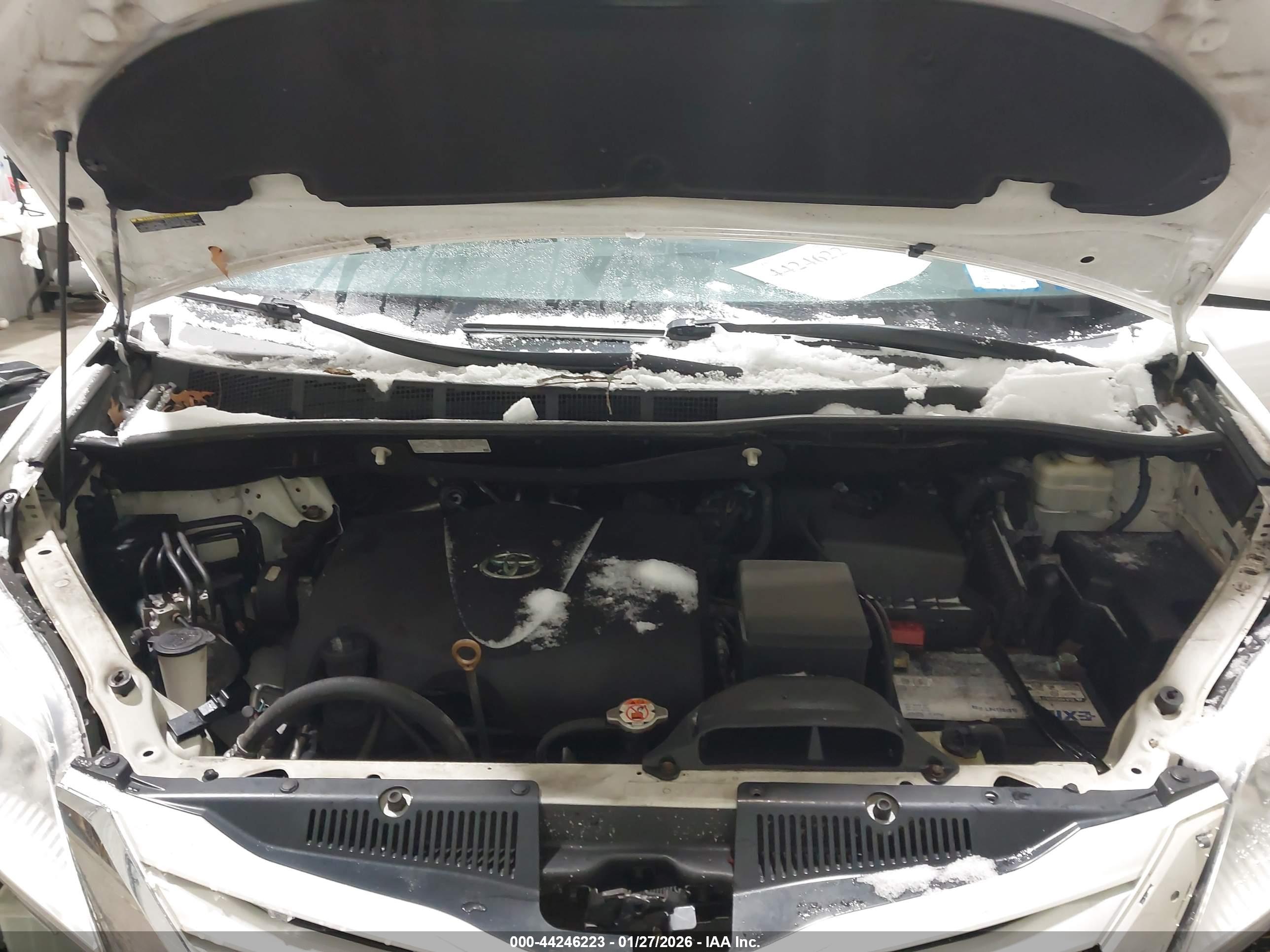TOYOTA SIENNA image 10