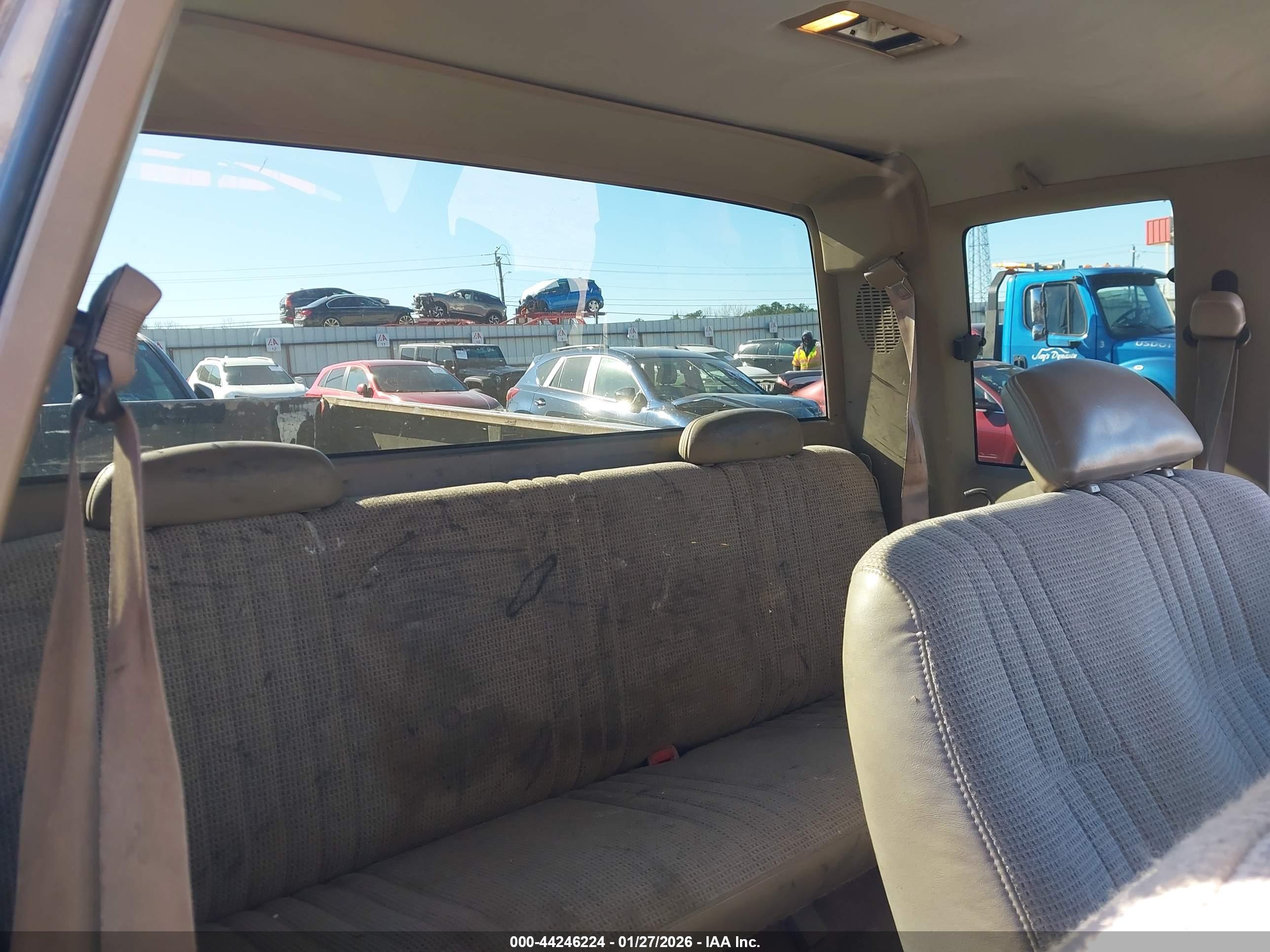 GMC SIERRA image 8