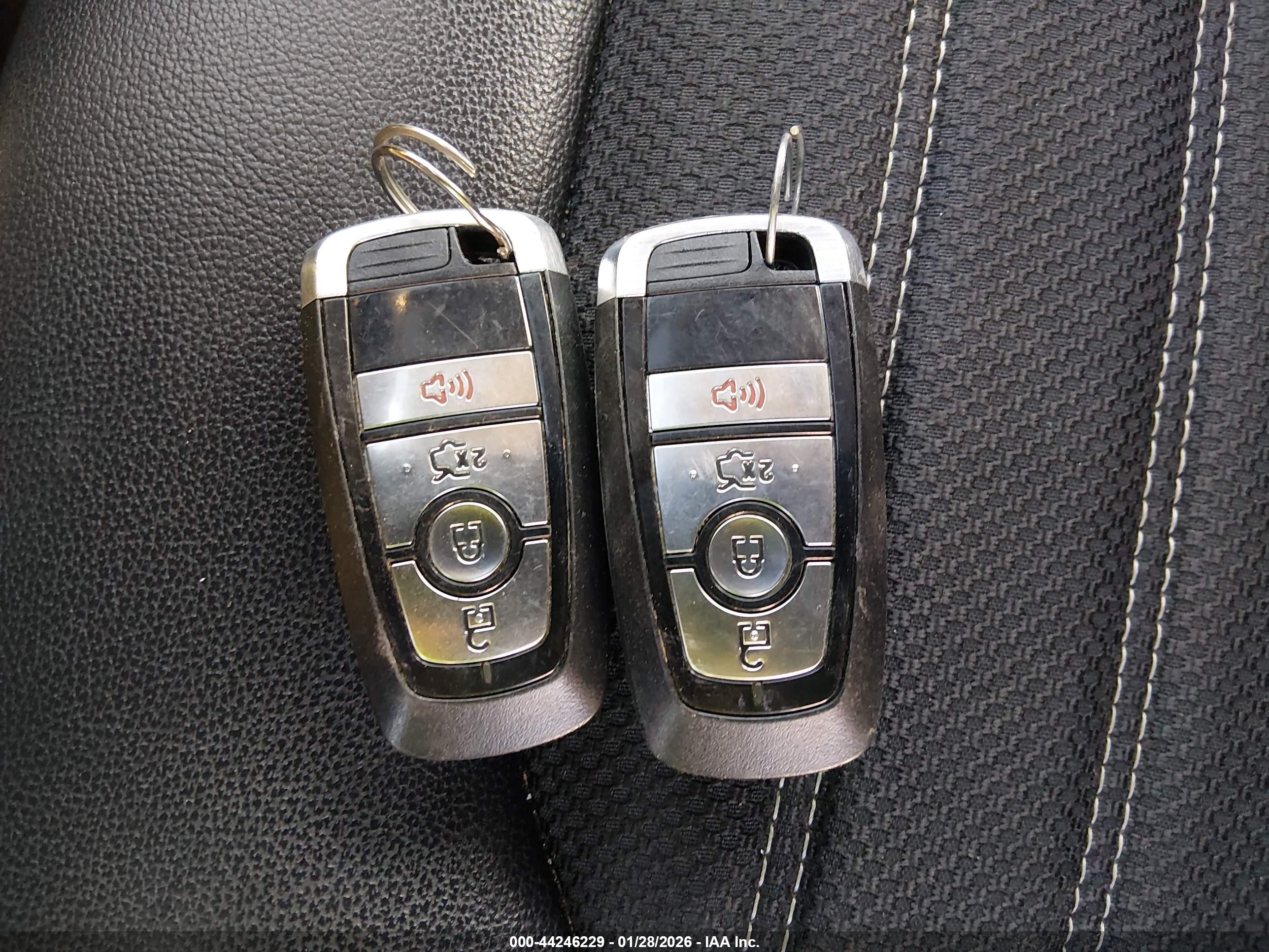 FORD FUSION image 11