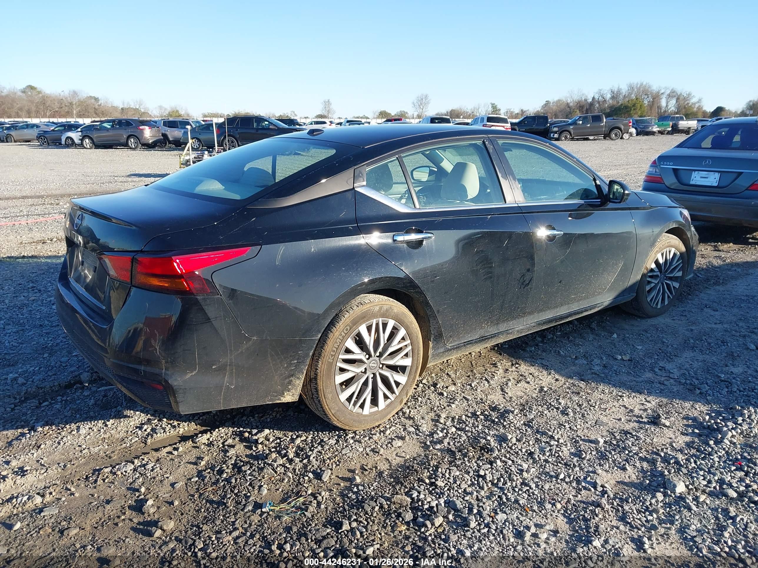 NISSAN ALTIMA image 4