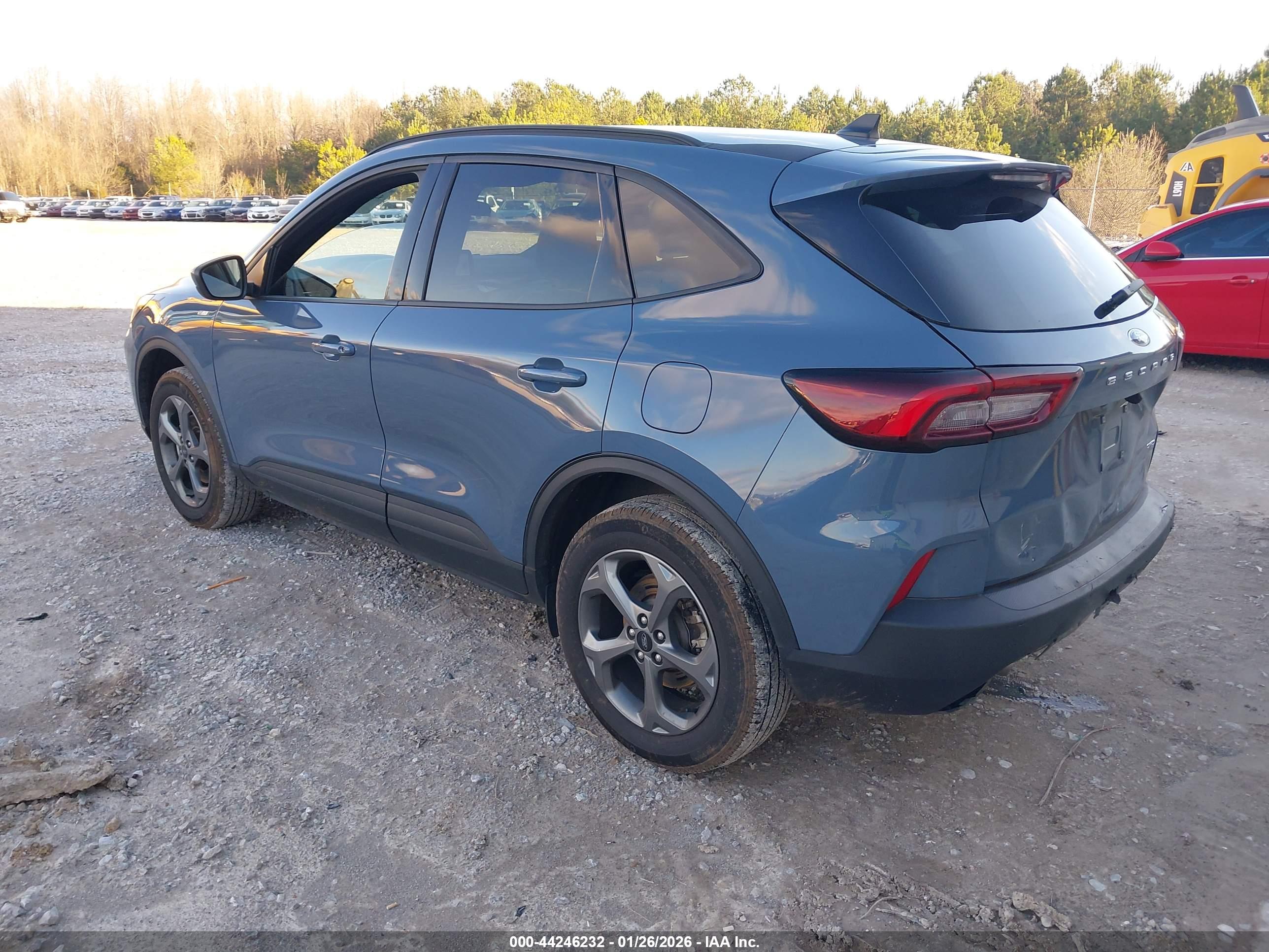 FORD ESCAPE image 3