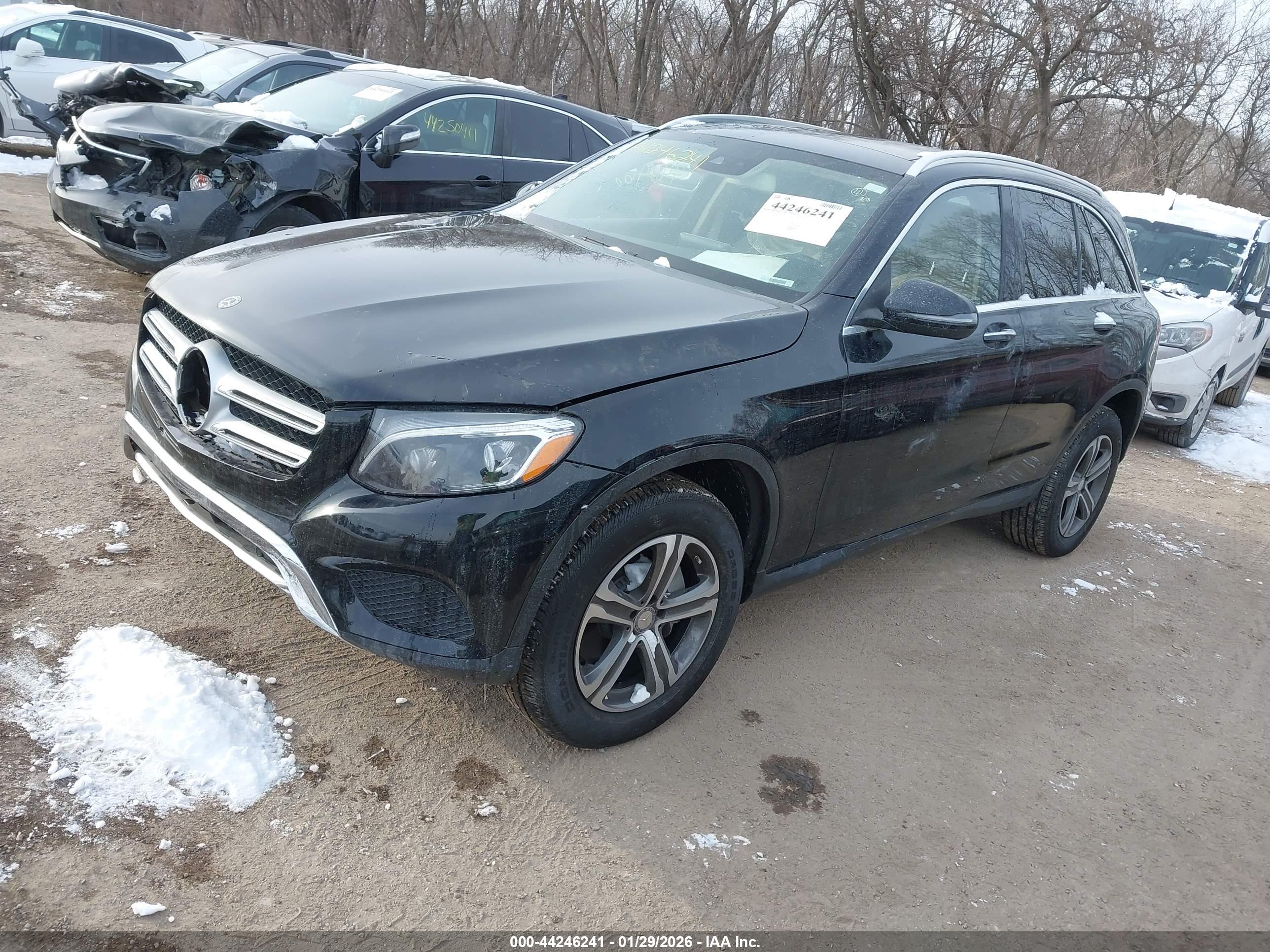 MERCEDES-BENZ GLC image 2