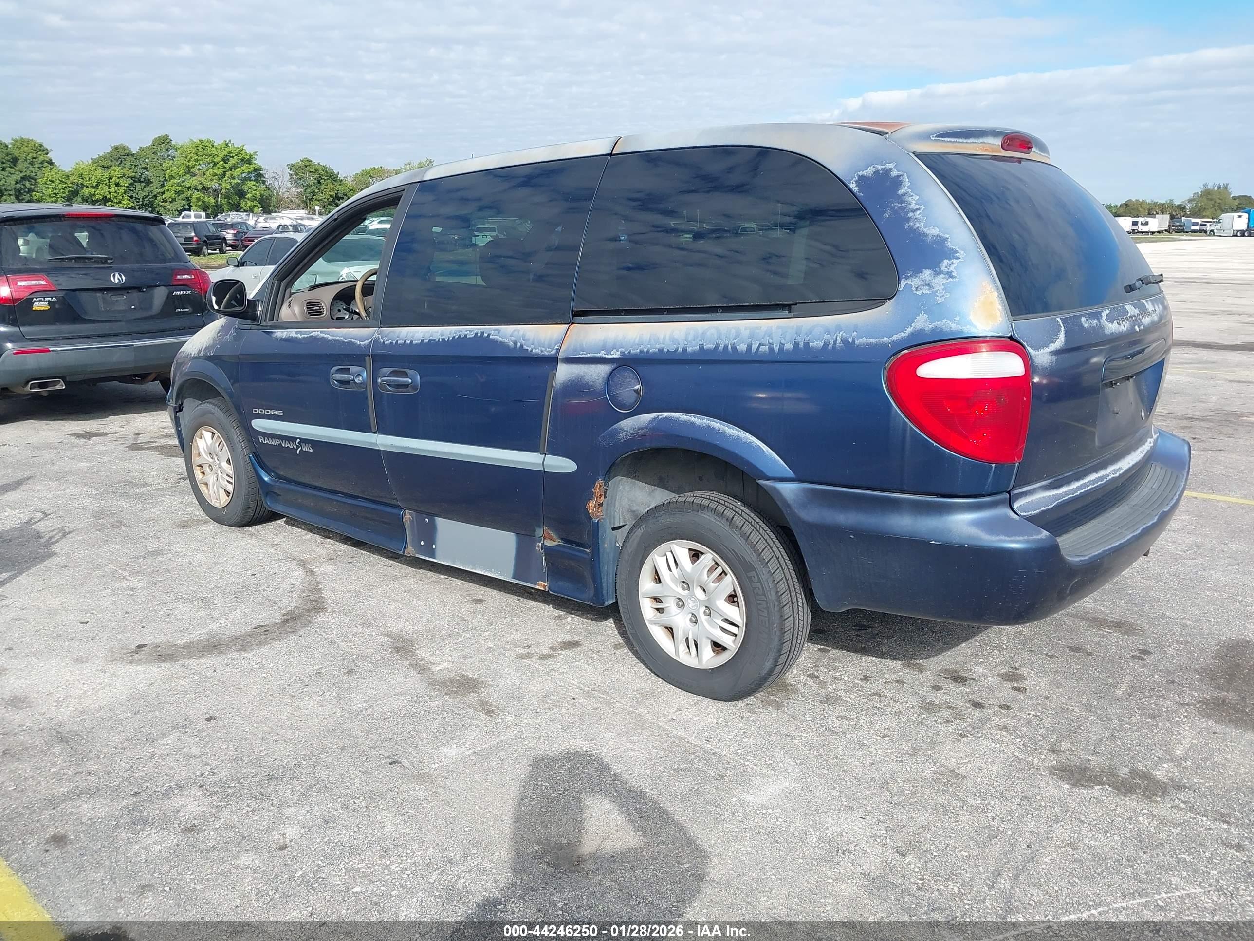 DODGE GRAND image 3