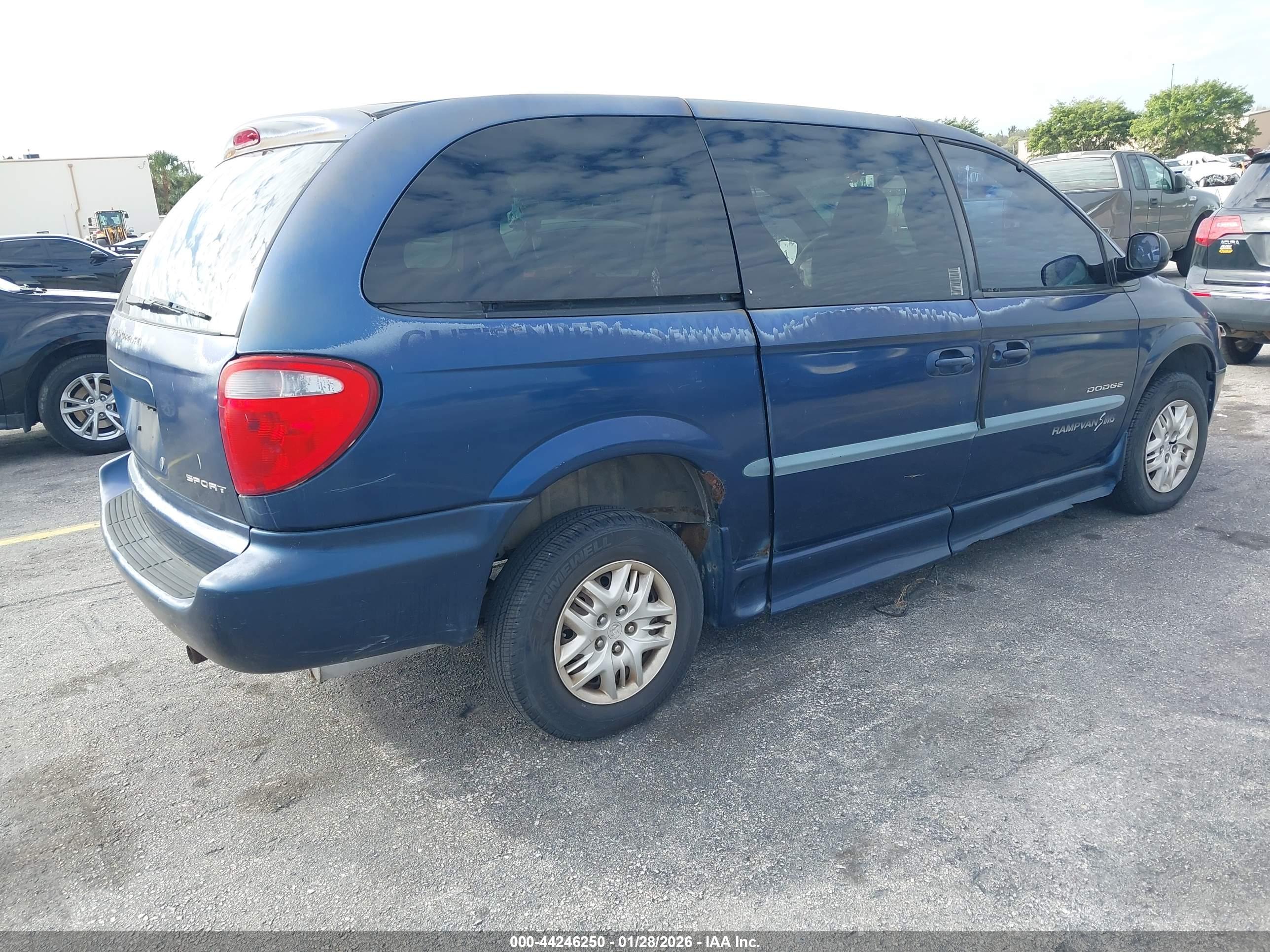 DODGE GRAND image 4