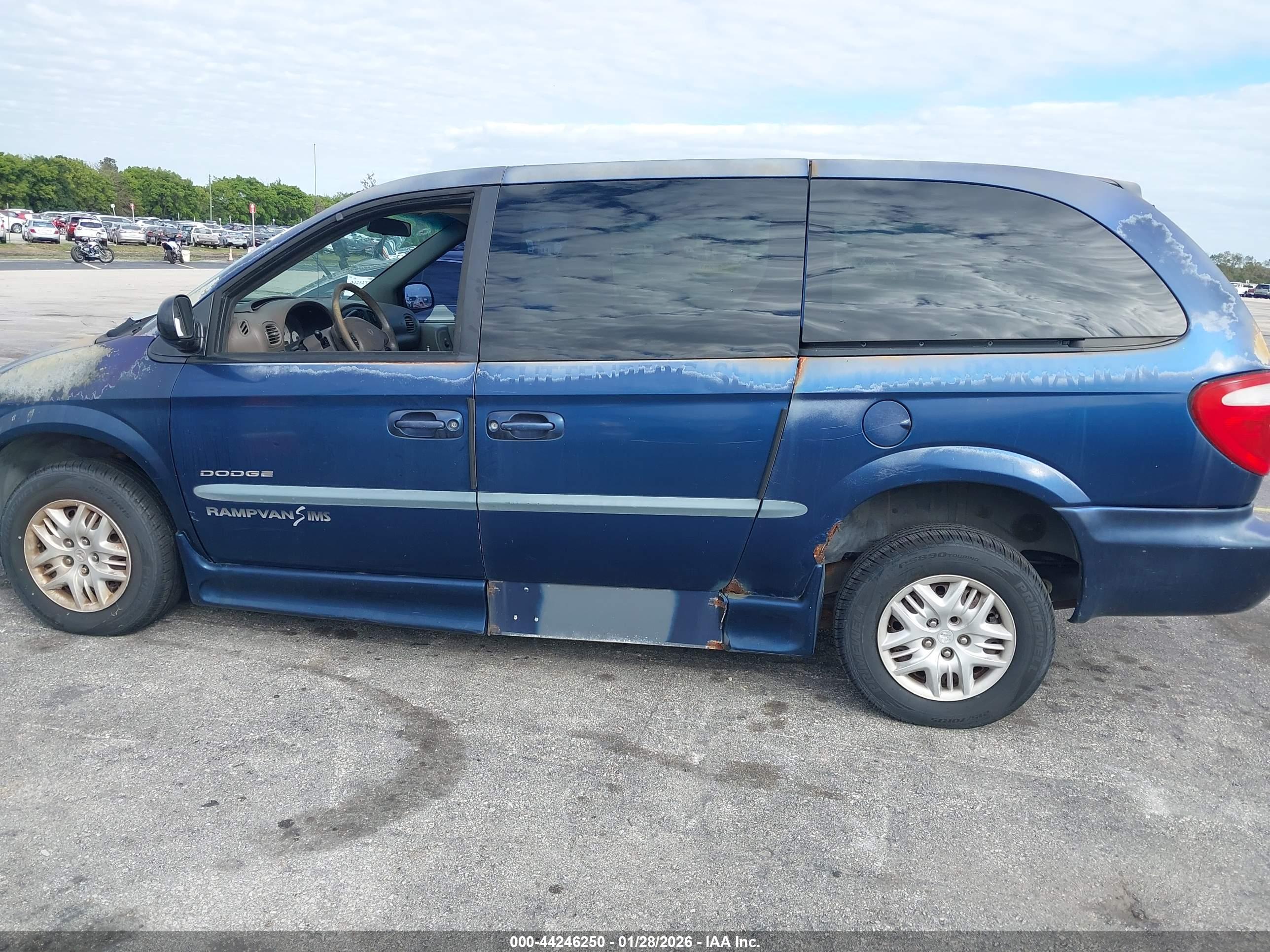 DODGE GRAND image 6
