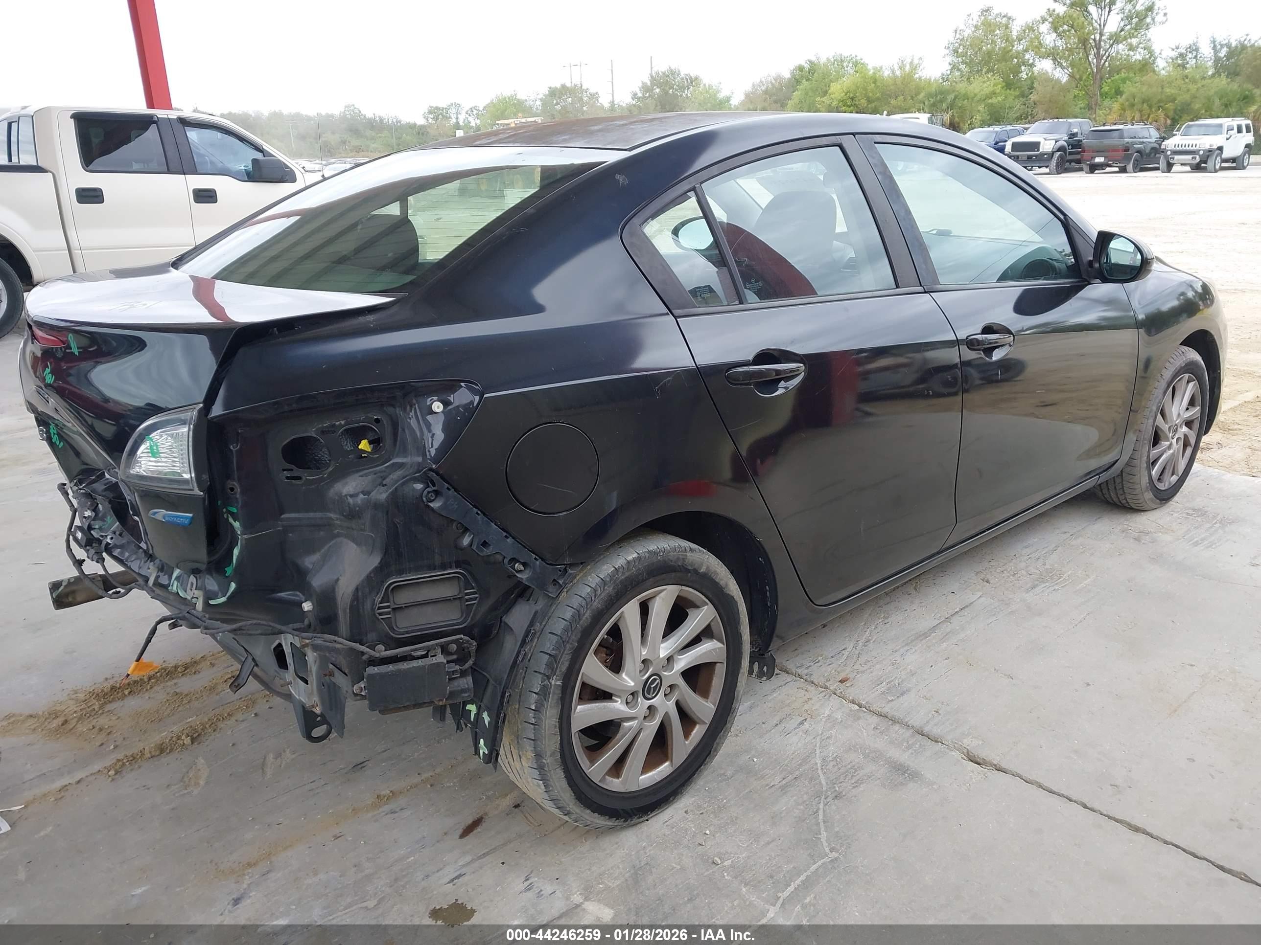 MAZDA MAZDA3 image 4
