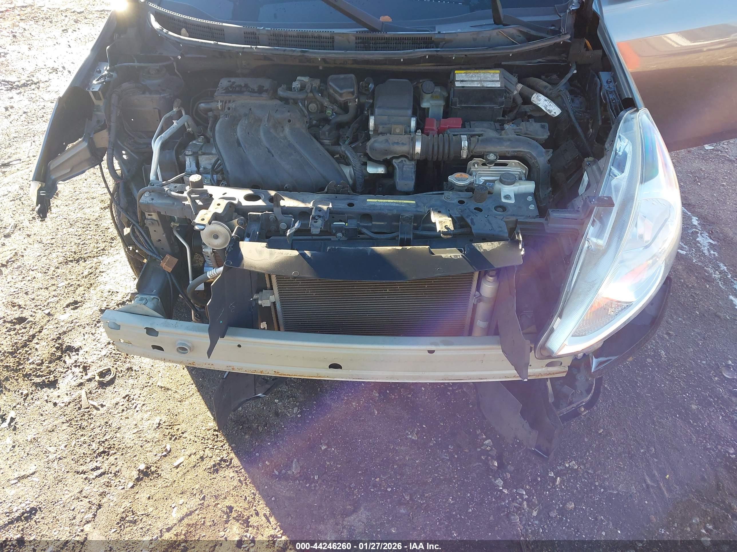 NISSAN VERSA image 10