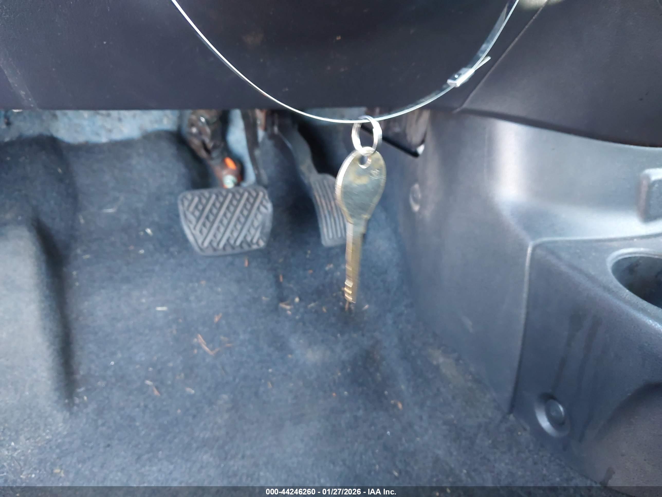 NISSAN VERSA image 11
