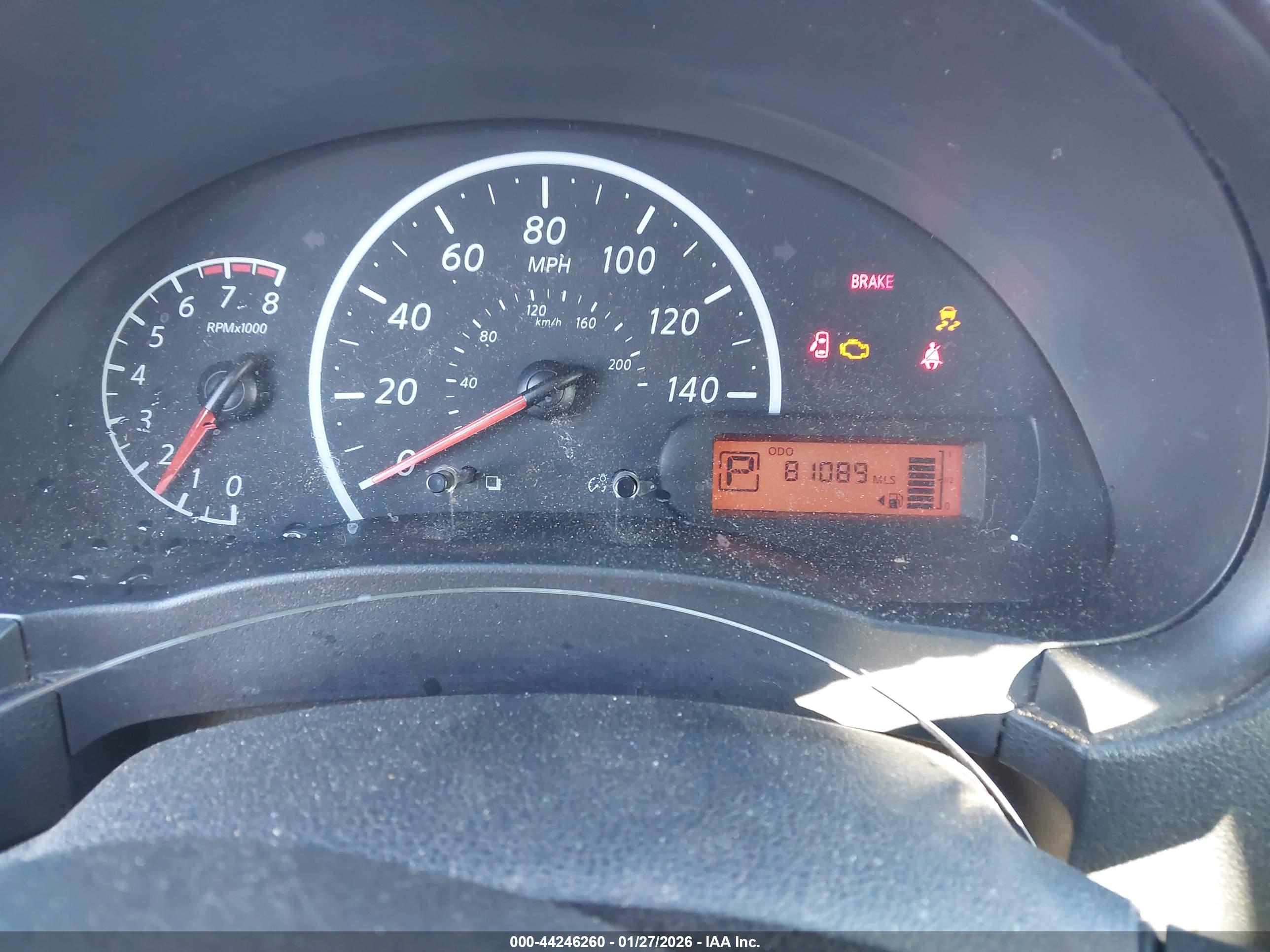 NISSAN VERSA image 7