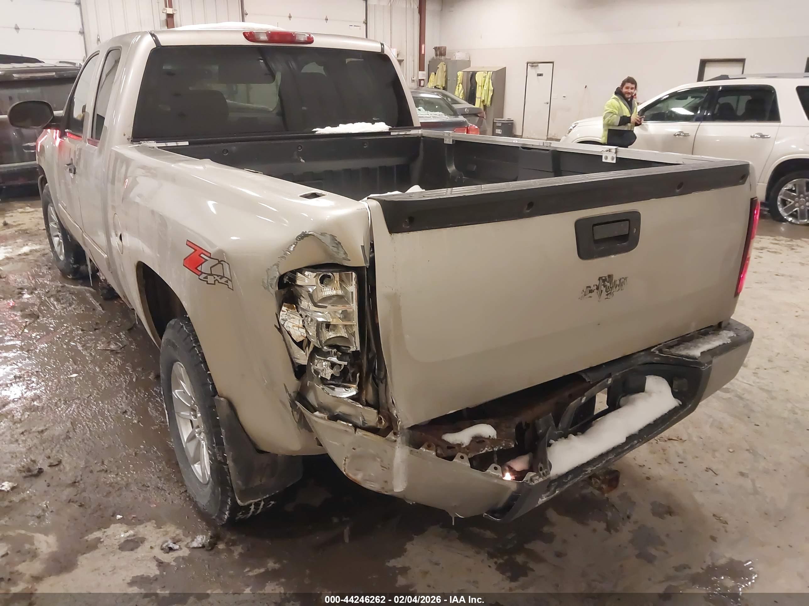 CHEVROLET SILVERADO image 6