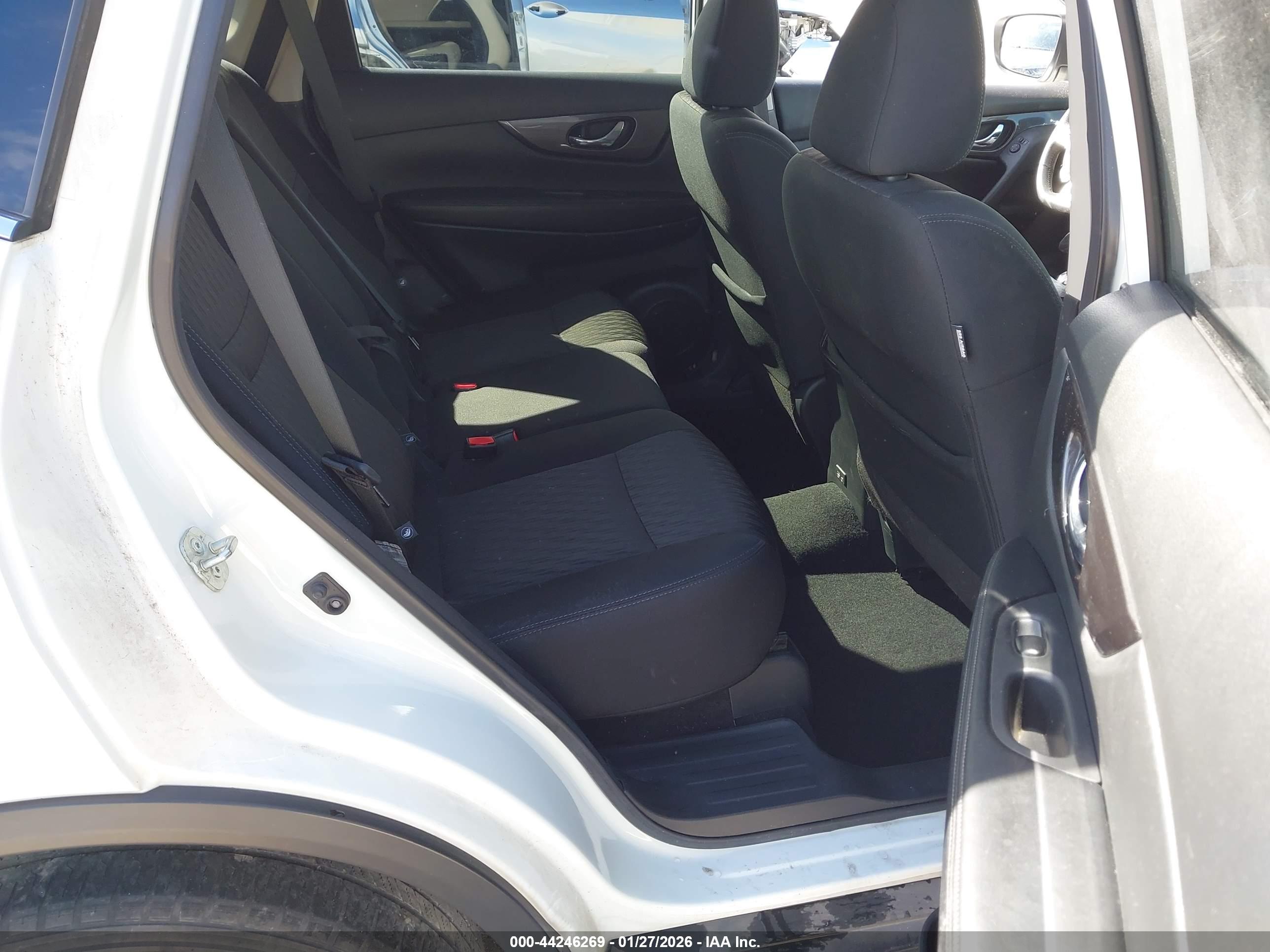 NISSAN ROGUE image 8