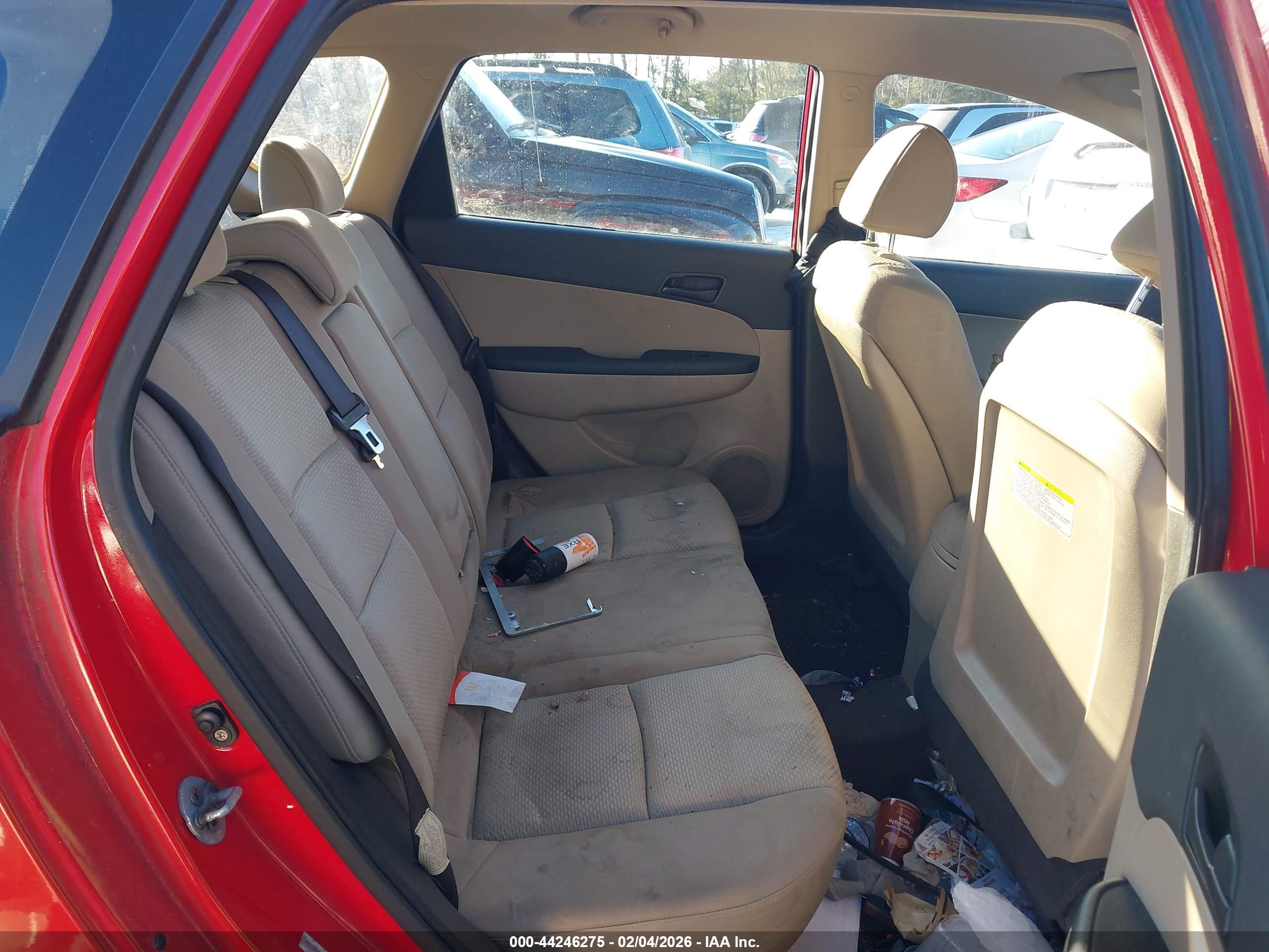 HYUNDAI ELANTRA image 8