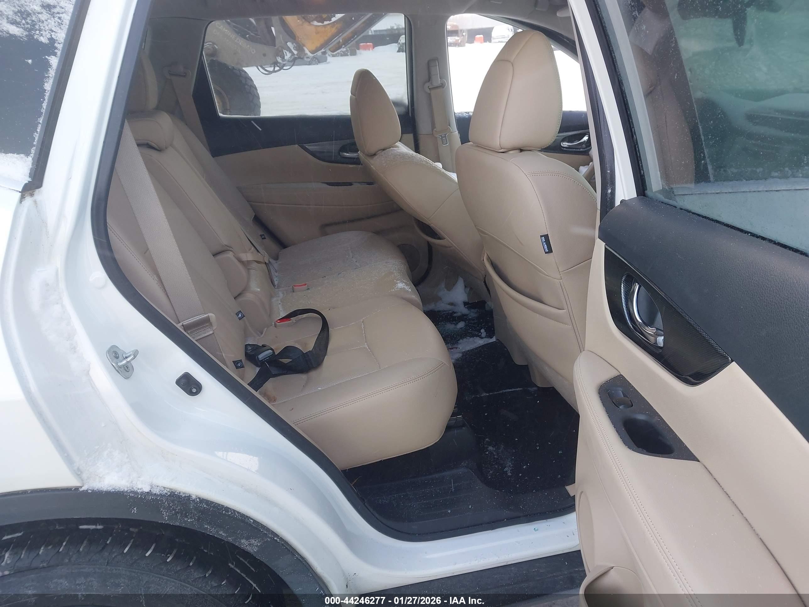 NISSAN ROGUE image 8